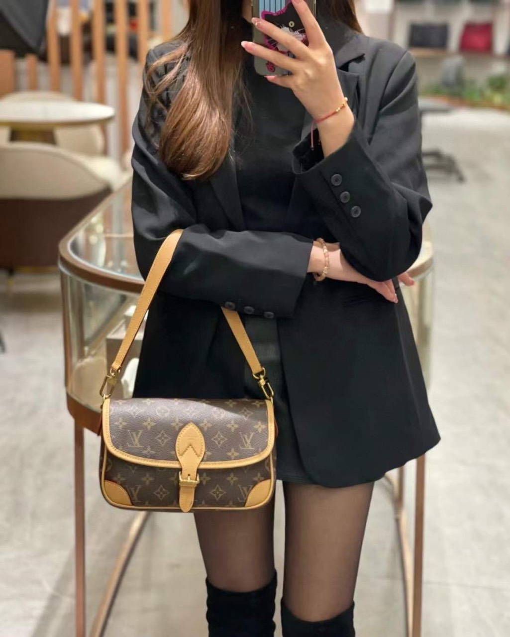 Túi Đeo Chéo Louis Vuitton Diane Màu Nâu