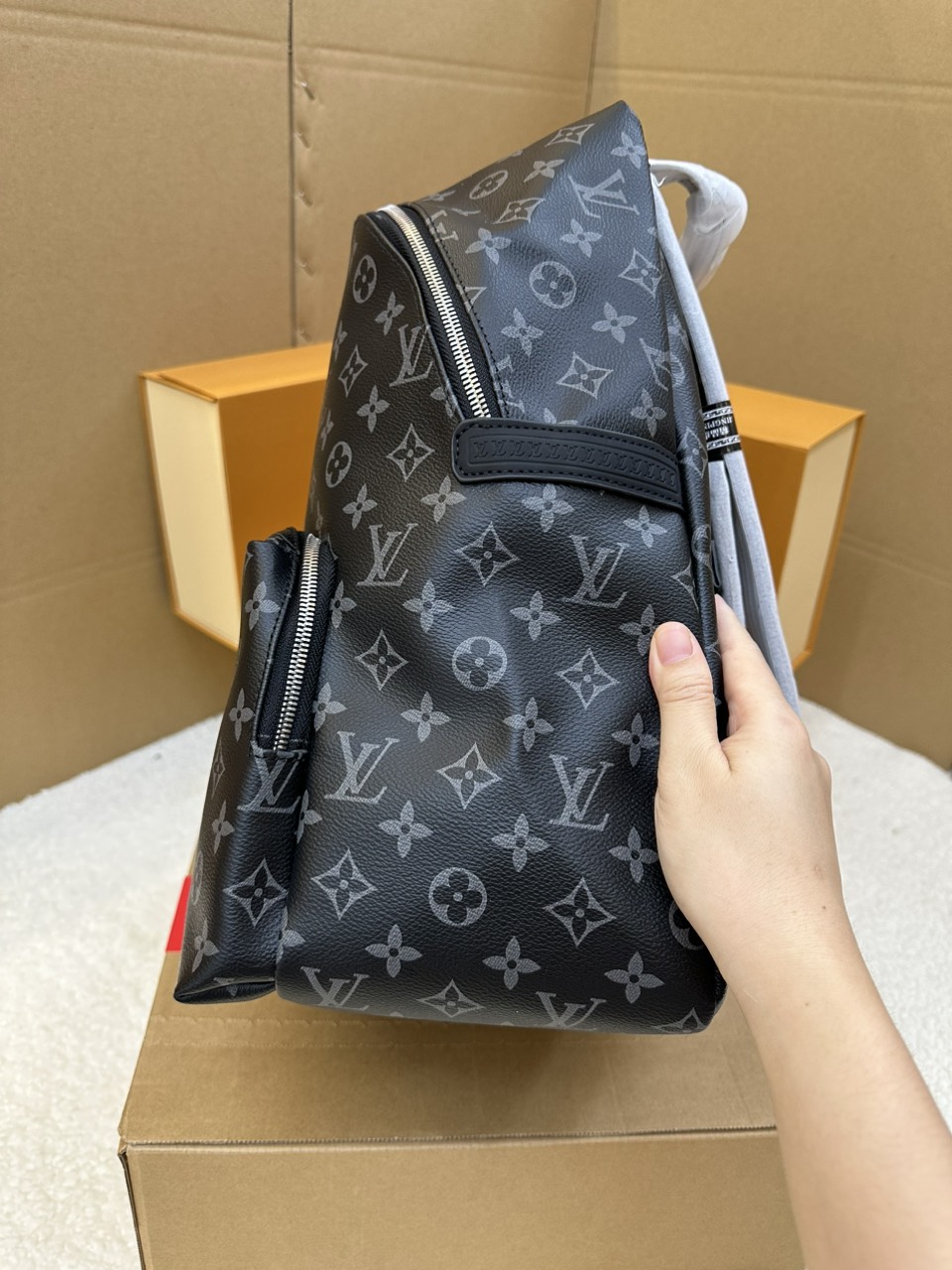 Balo LV Discovery PM Super Màu Đen Size 28cm M43186