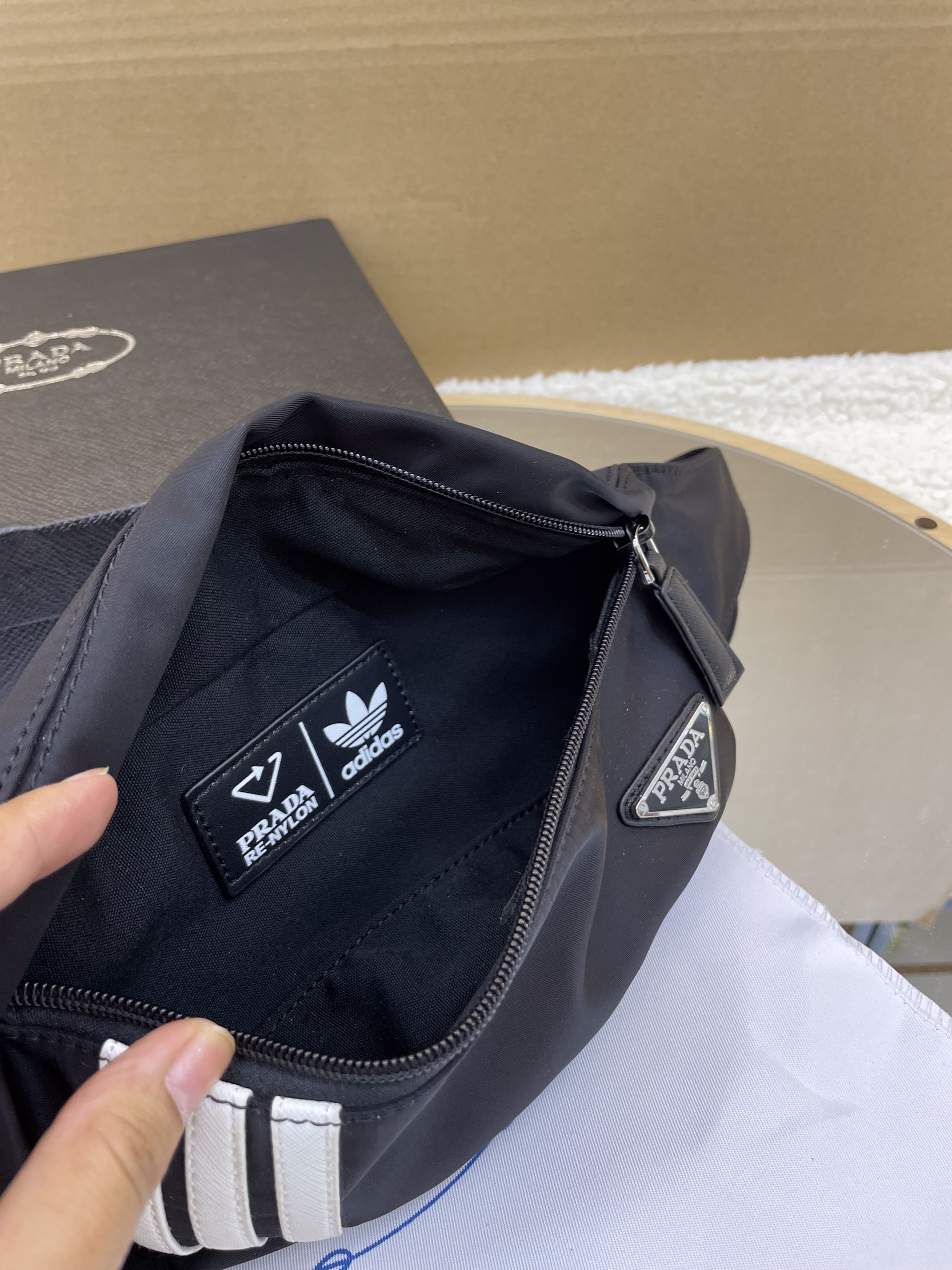 Túi Bao Tử Prada Adidas Super Màu Đen Size 25cm
