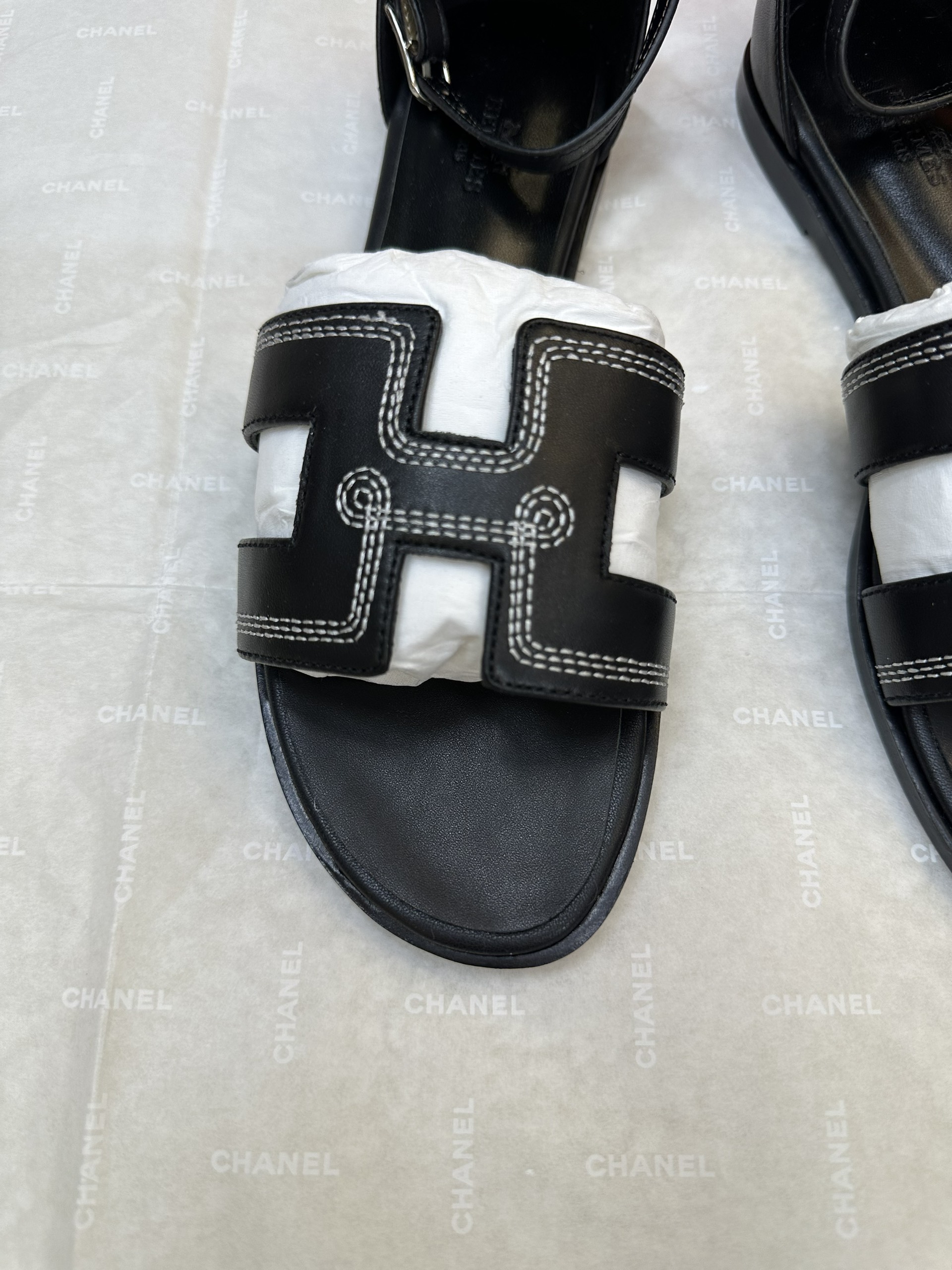 Giày Hermes Santorini Sandal Siêu Cấp Màu Đen Size 35