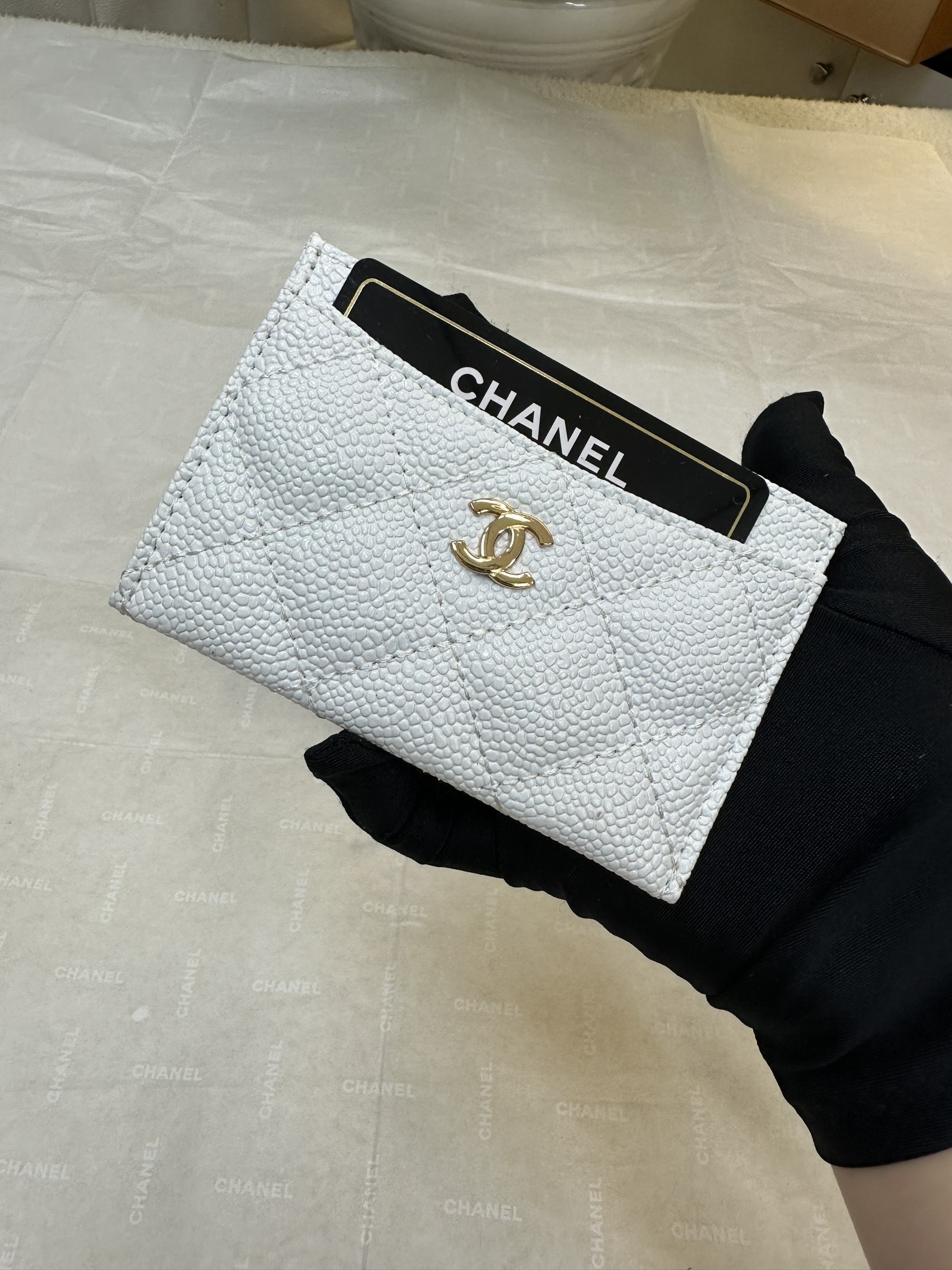 Ví Chanel Card Holder White Logo Gold Super Màu Trắng Size 11cm