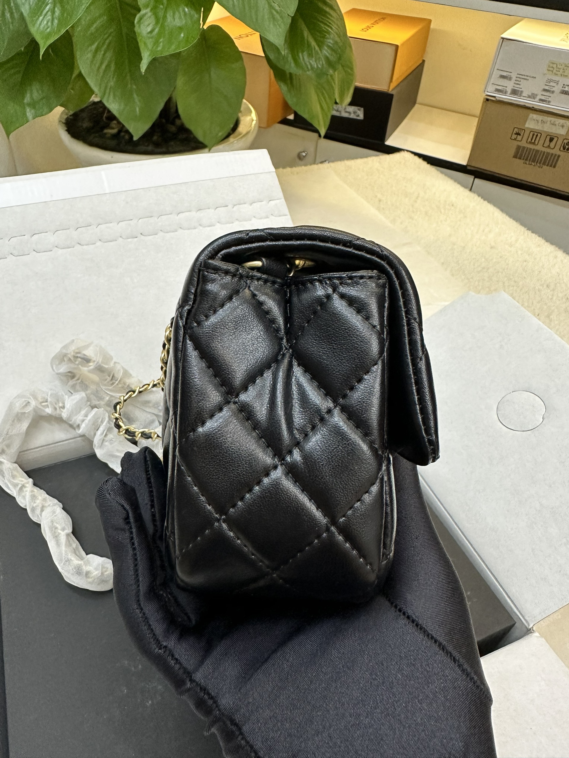 Túi Chanel Square Pearl Crush Super Màu Đen Size 20cm