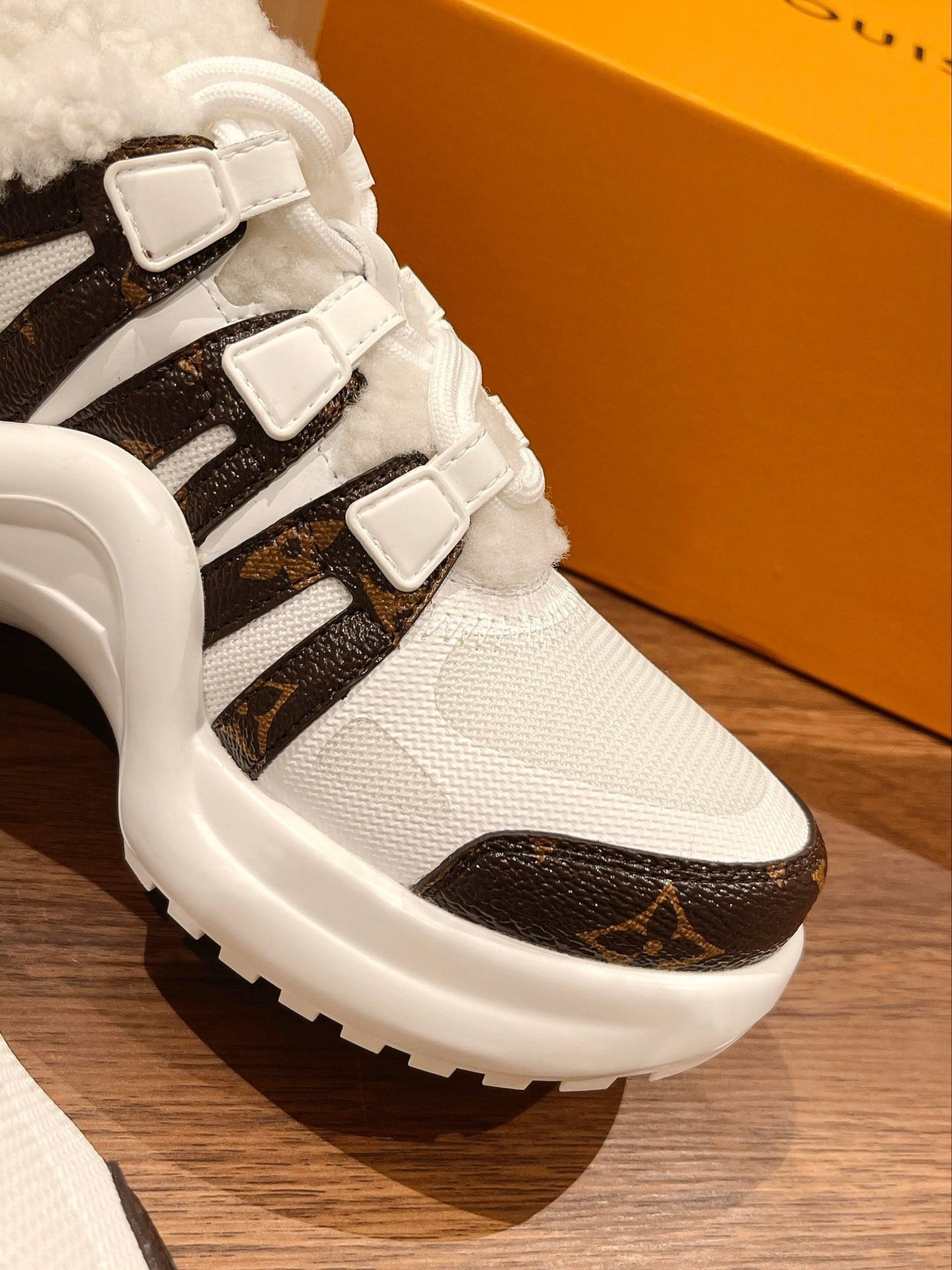 Giày  Louis Vuitton Archlight Siêu Cấp Lót Lông Size 35-40