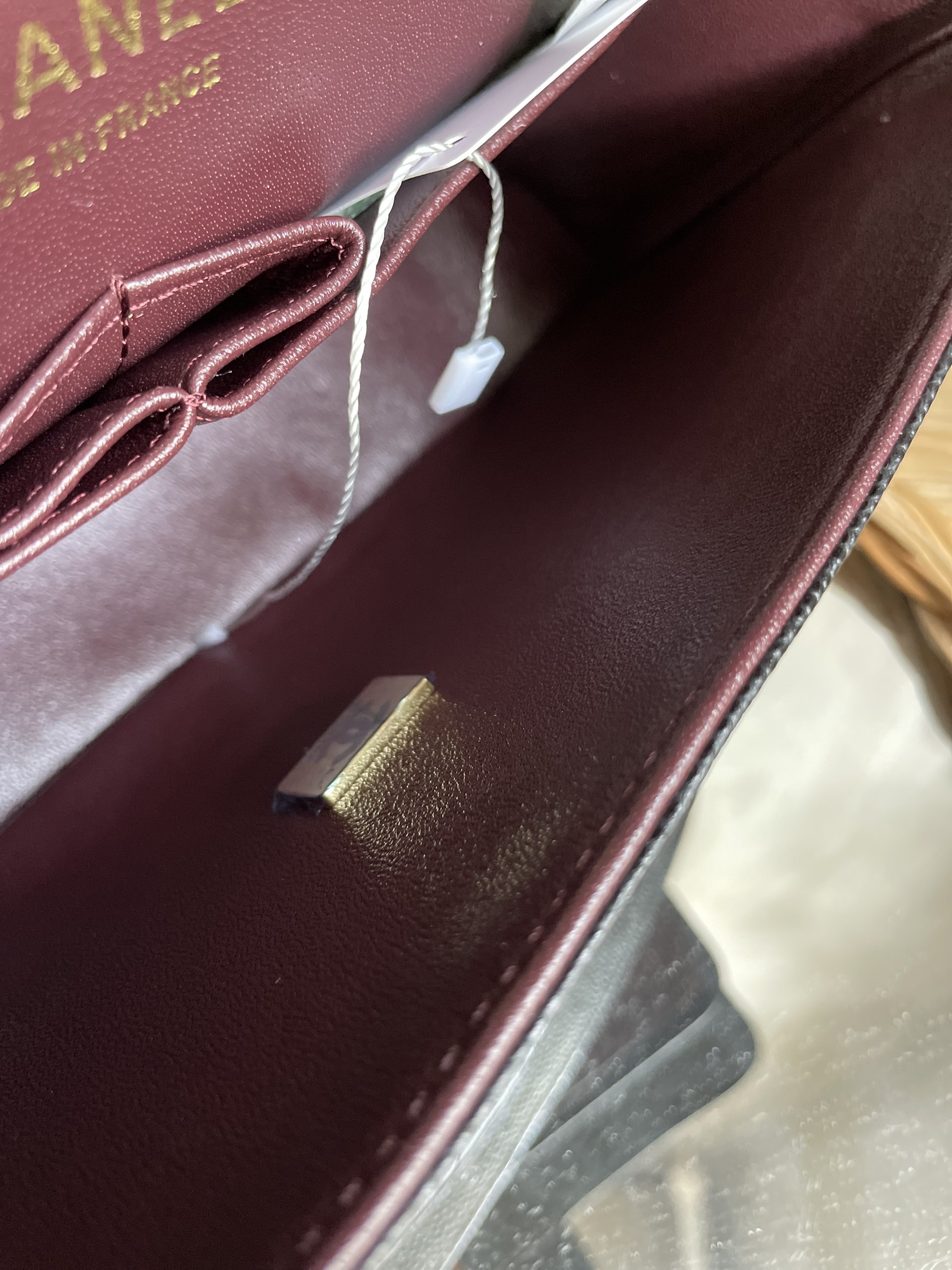 Túi Xách Chanel Classic Siêu Cấp Màu Đen Da Hạt Khóa Vàng Size 26cm