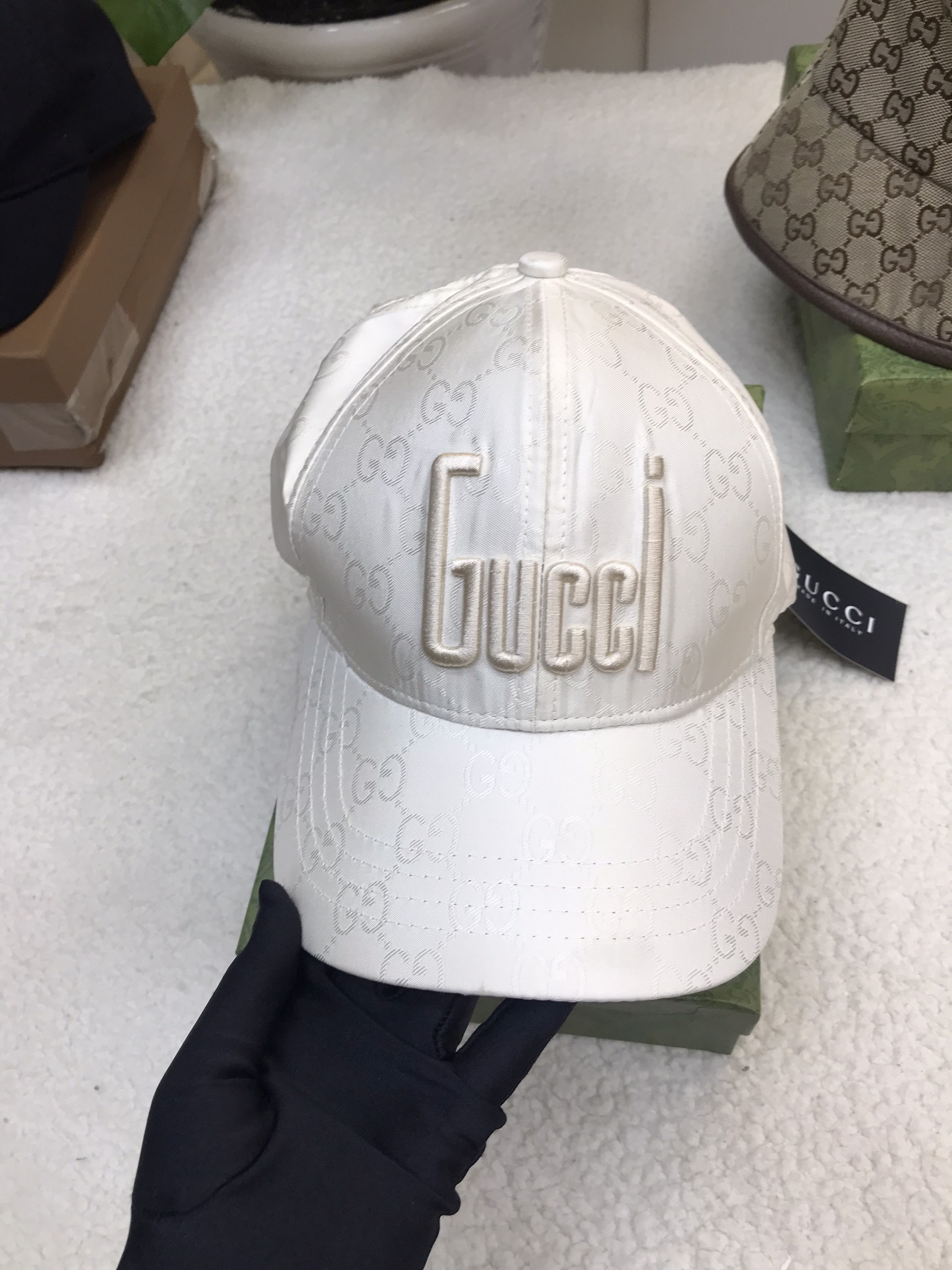 Nón Gucci Siêu Cấp Màu Trắng