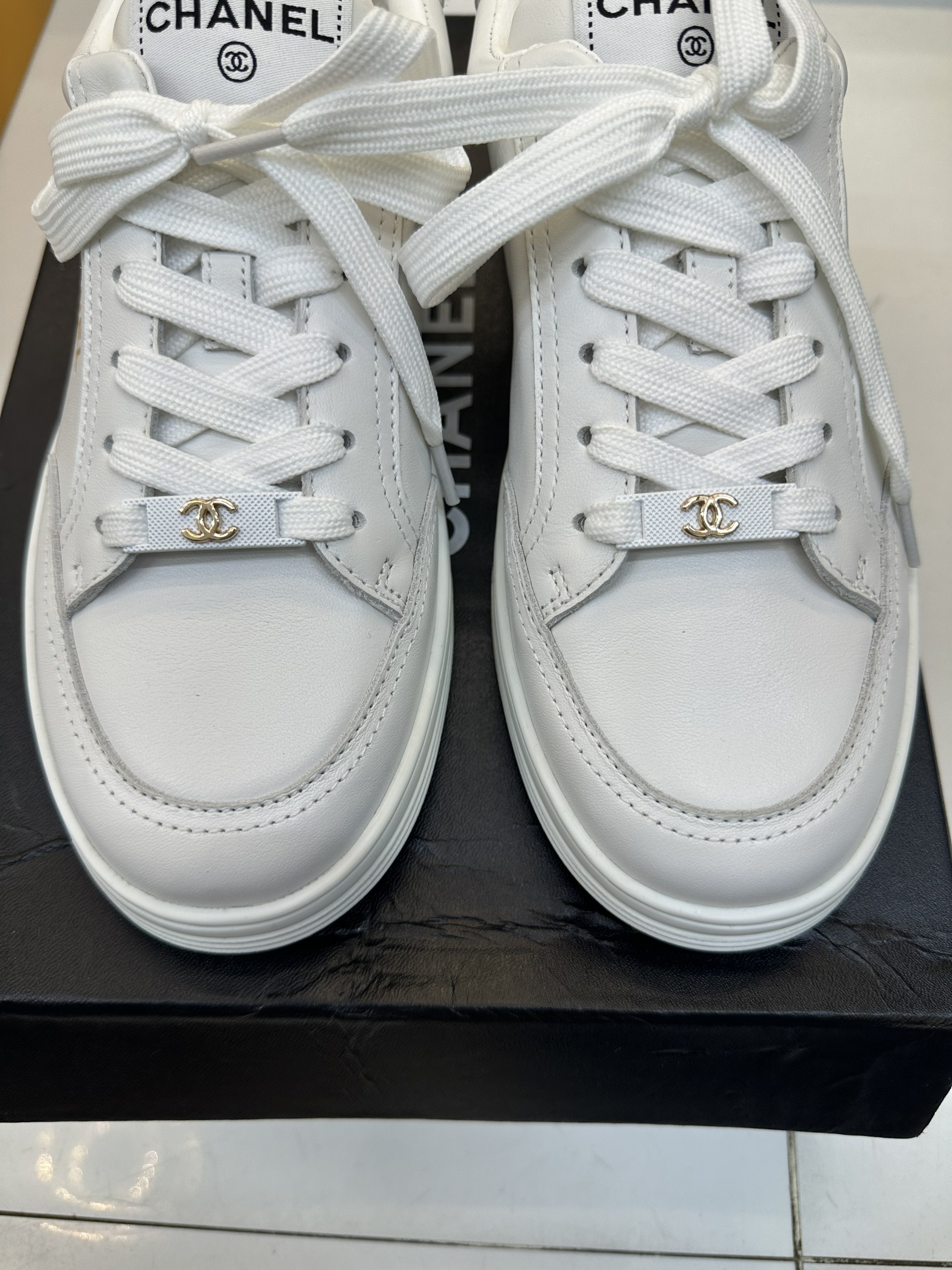 Giày Thể Thao Chanel Siêu Cấp Màu Trắng Size 39