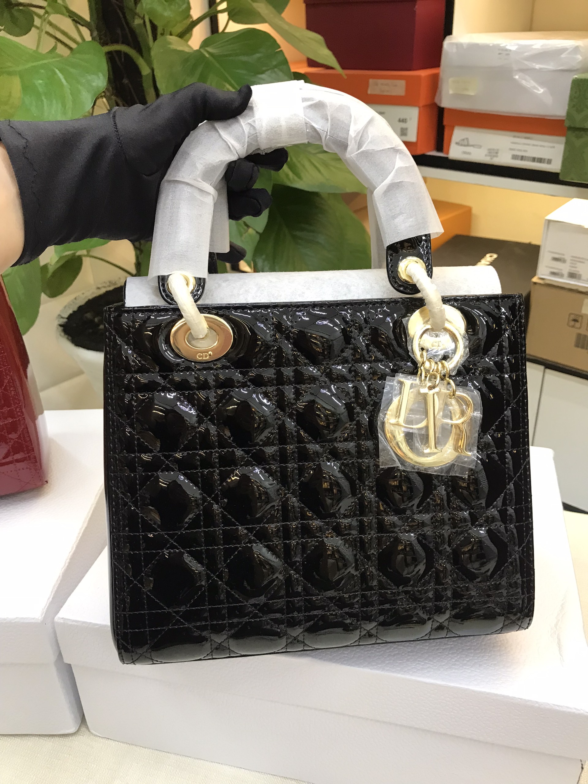 Túi Medium Lady Dior Bag Siêu Cấp Da Bóng Màu Đen Size 24cm