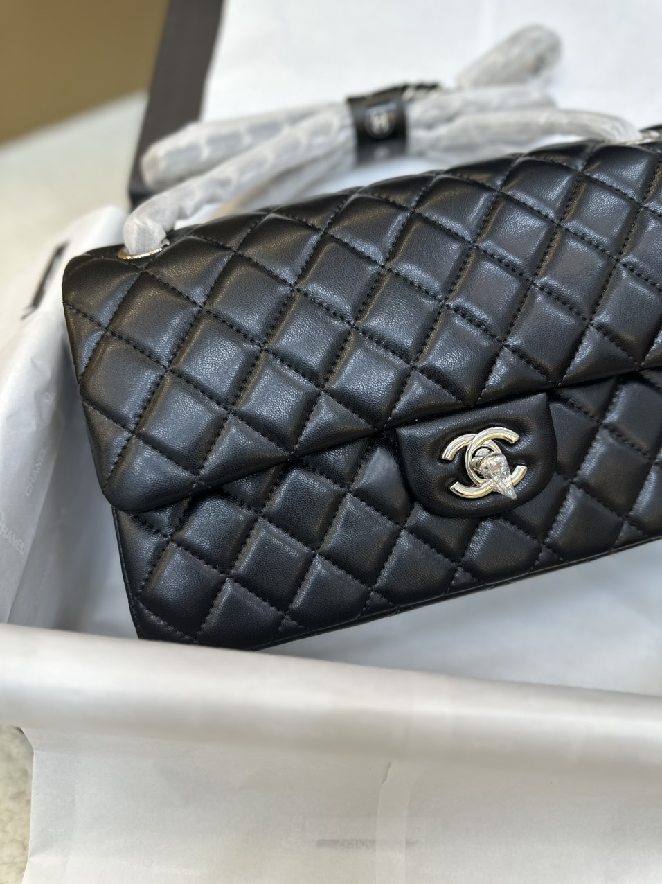 Túi Xách Chanel Classic Flap Đen Size 25cm
