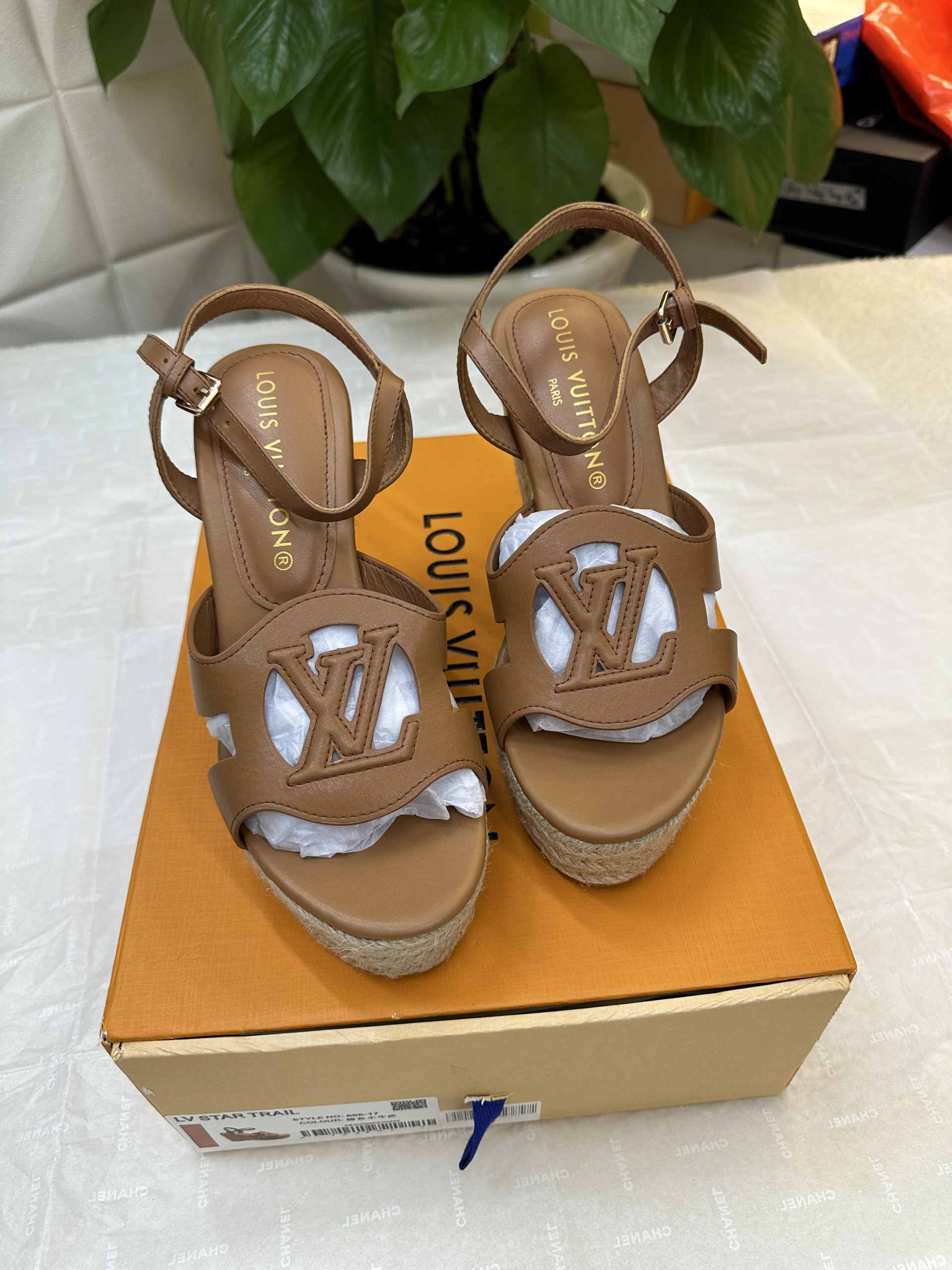 Giày LV Isola Wedge Sandal Siêu Cấp Màu Nâu Size 37 1ACI7R