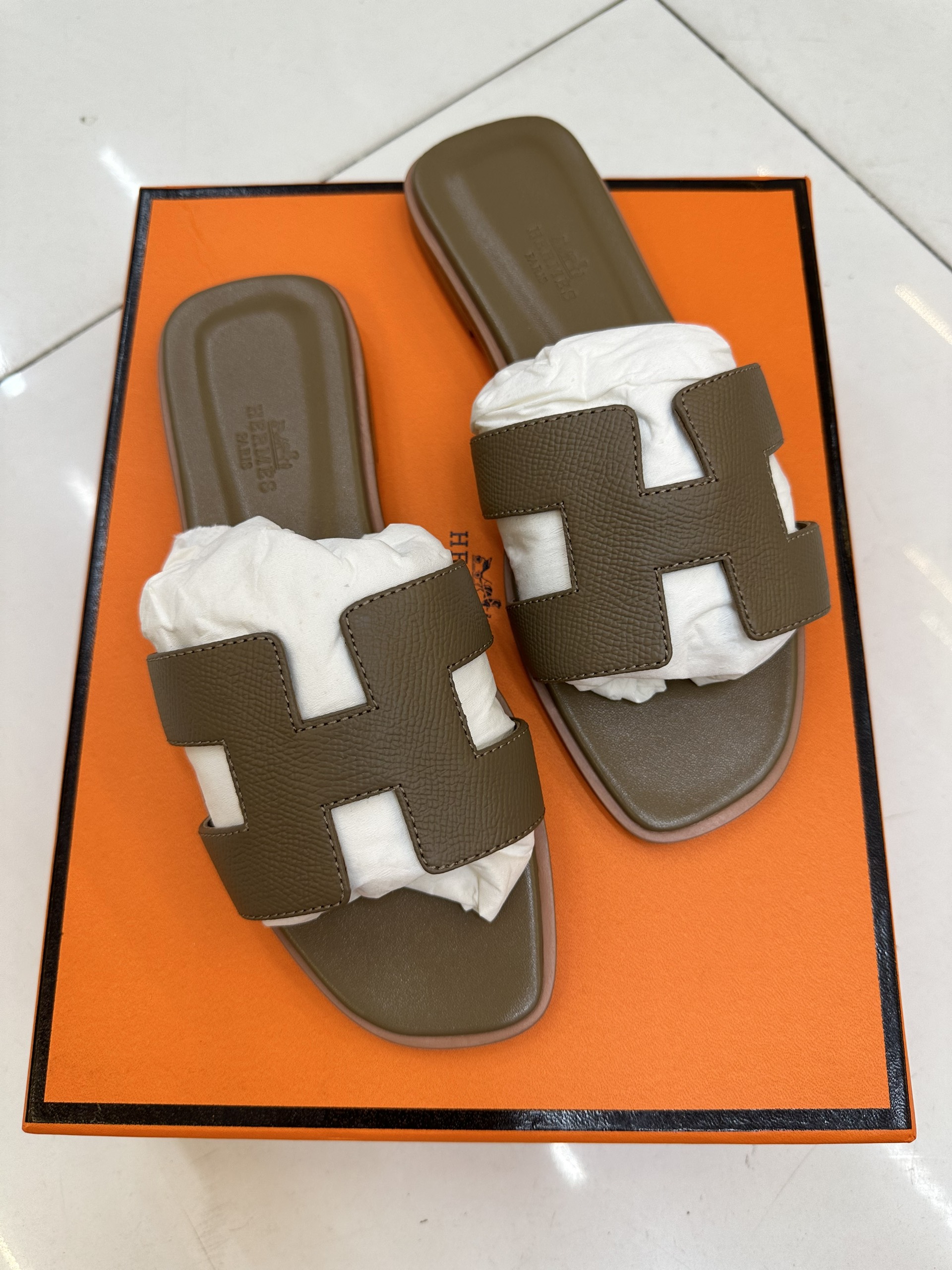 Dép Hermes Oran Sandal Étoupe Siêu Cấp Màu Nâu Sẫm Size 35