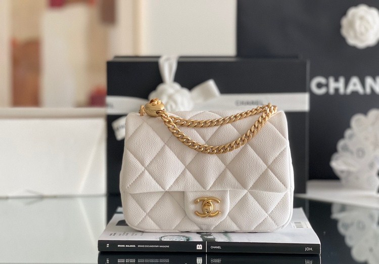 Túi Xách Chanel 23P Classic Hass Vip Màu Trắng Size 20cm