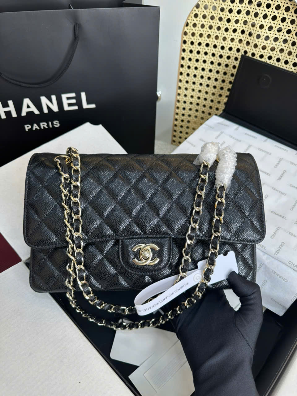 Túi Chanel Classic Flap Super Màu Đen Logo Vàng Nhạt Size 25.5cm