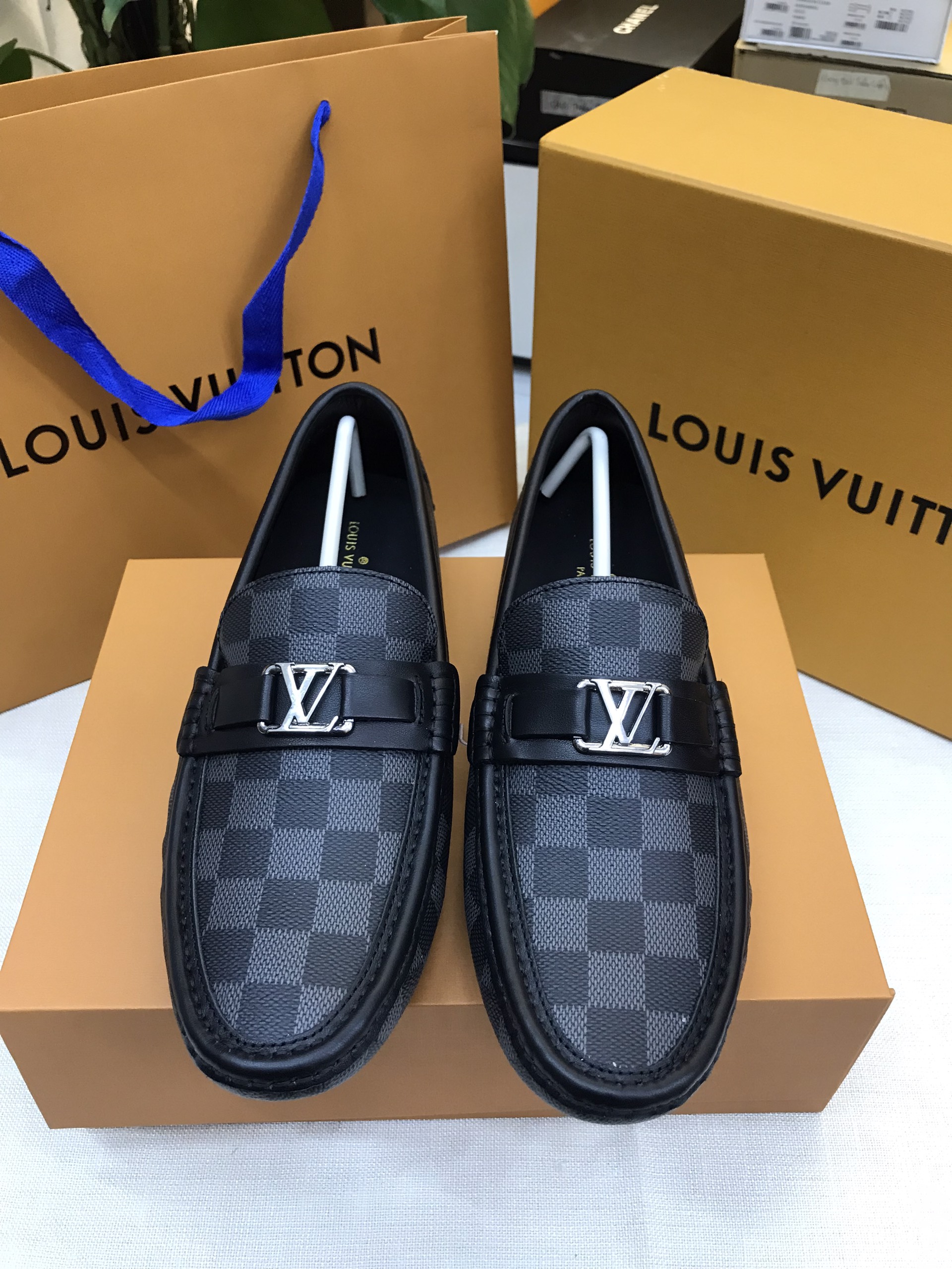 Giày LV Hockenheim Moccasin Siêu Cấp Màu Đen Size 42 1A4OIF