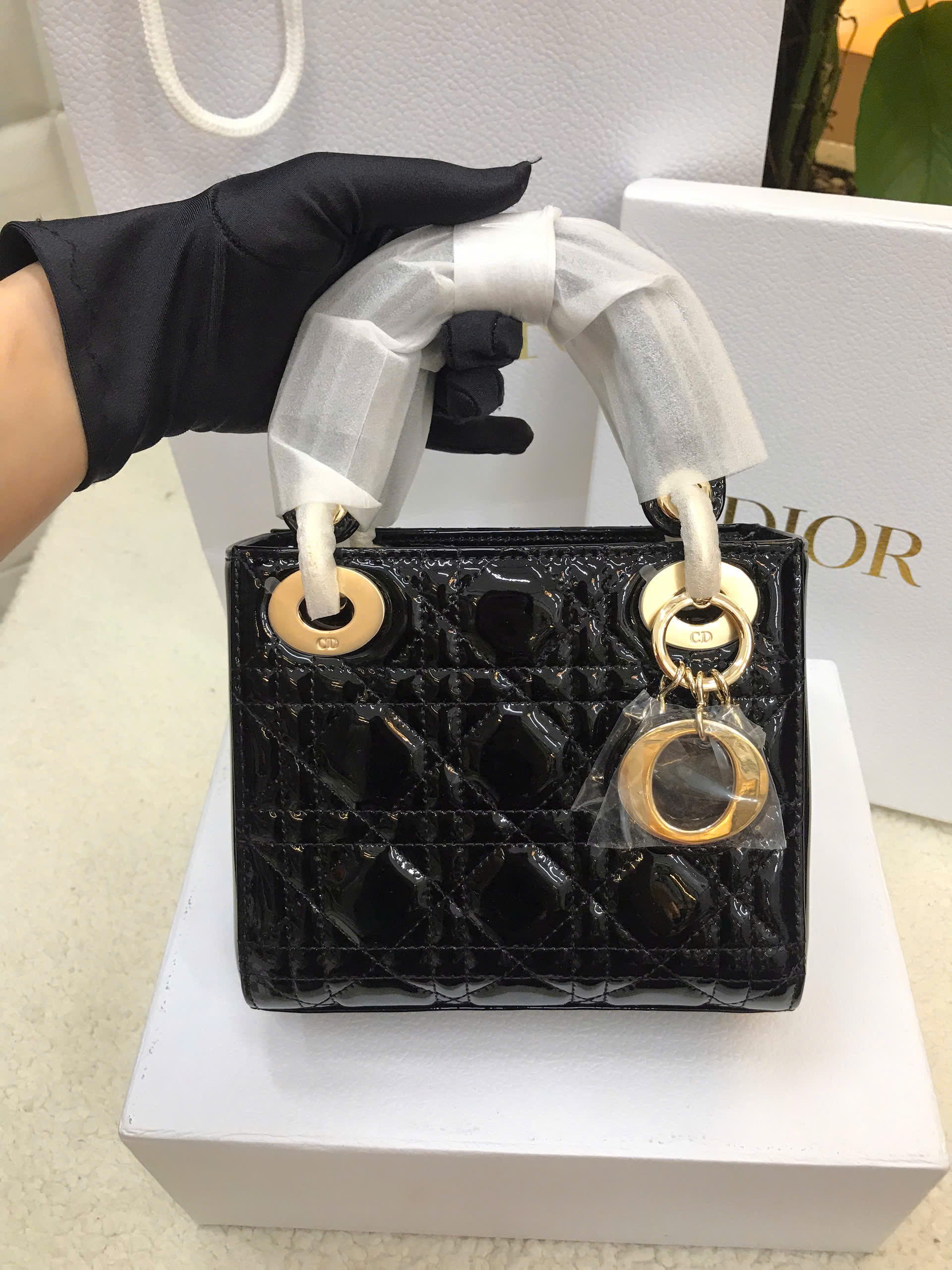 Túi Mini Lady Dior Bag Black Patent Cannage Calfskin Vip Màu Đen Size 17cm