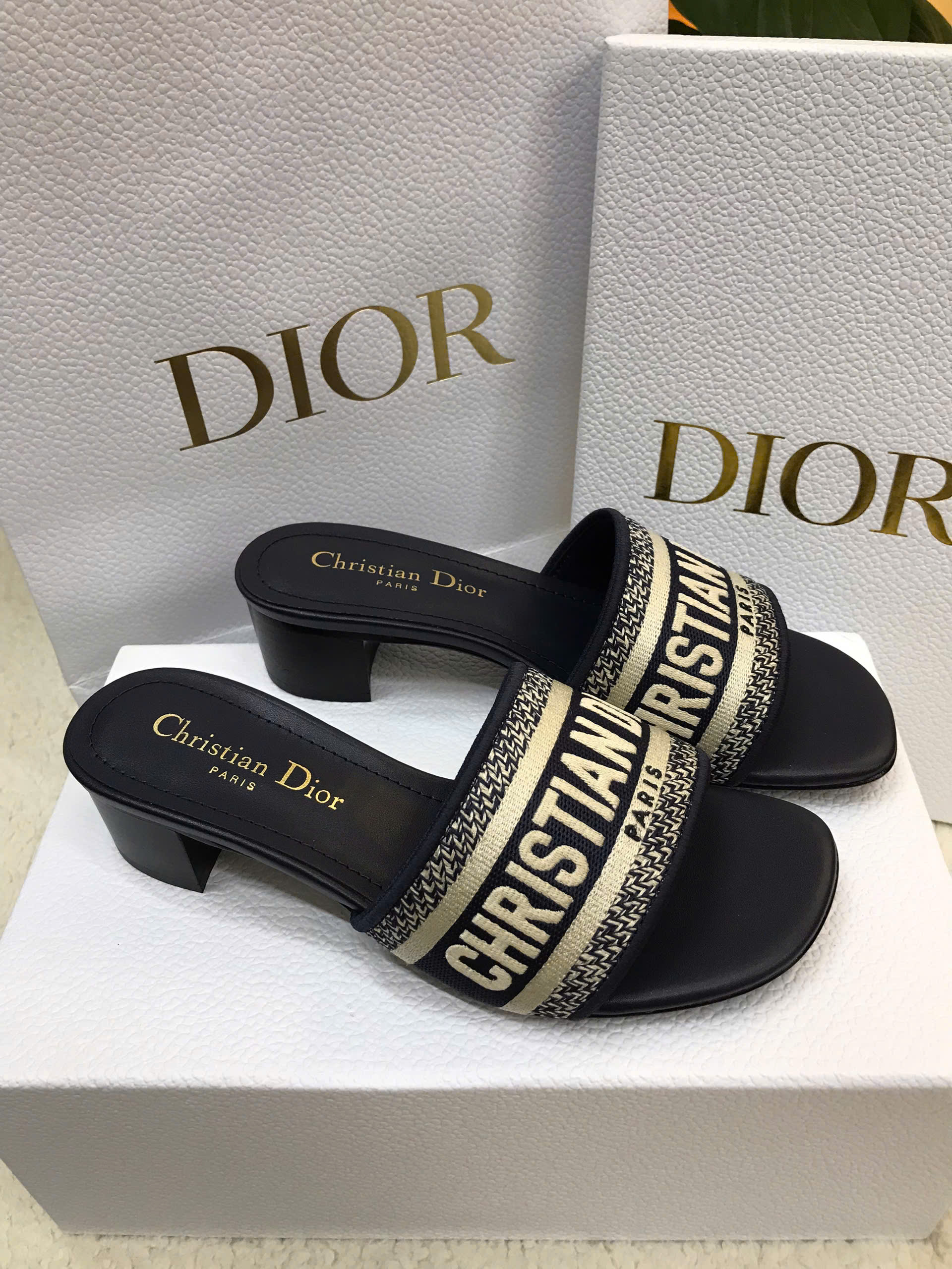 Dép Dior Dway Heeled Slide Deep Blue Embroidered Cotton Siêu Cấp Màu Đen Size 36