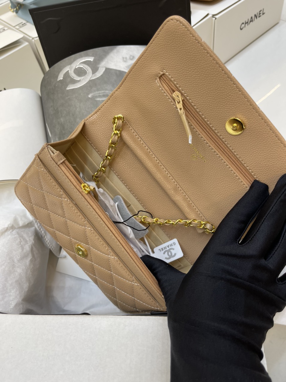 Túi Xách Chanel Super Woc Màu Nâu Khóa Vàng Size 19cm