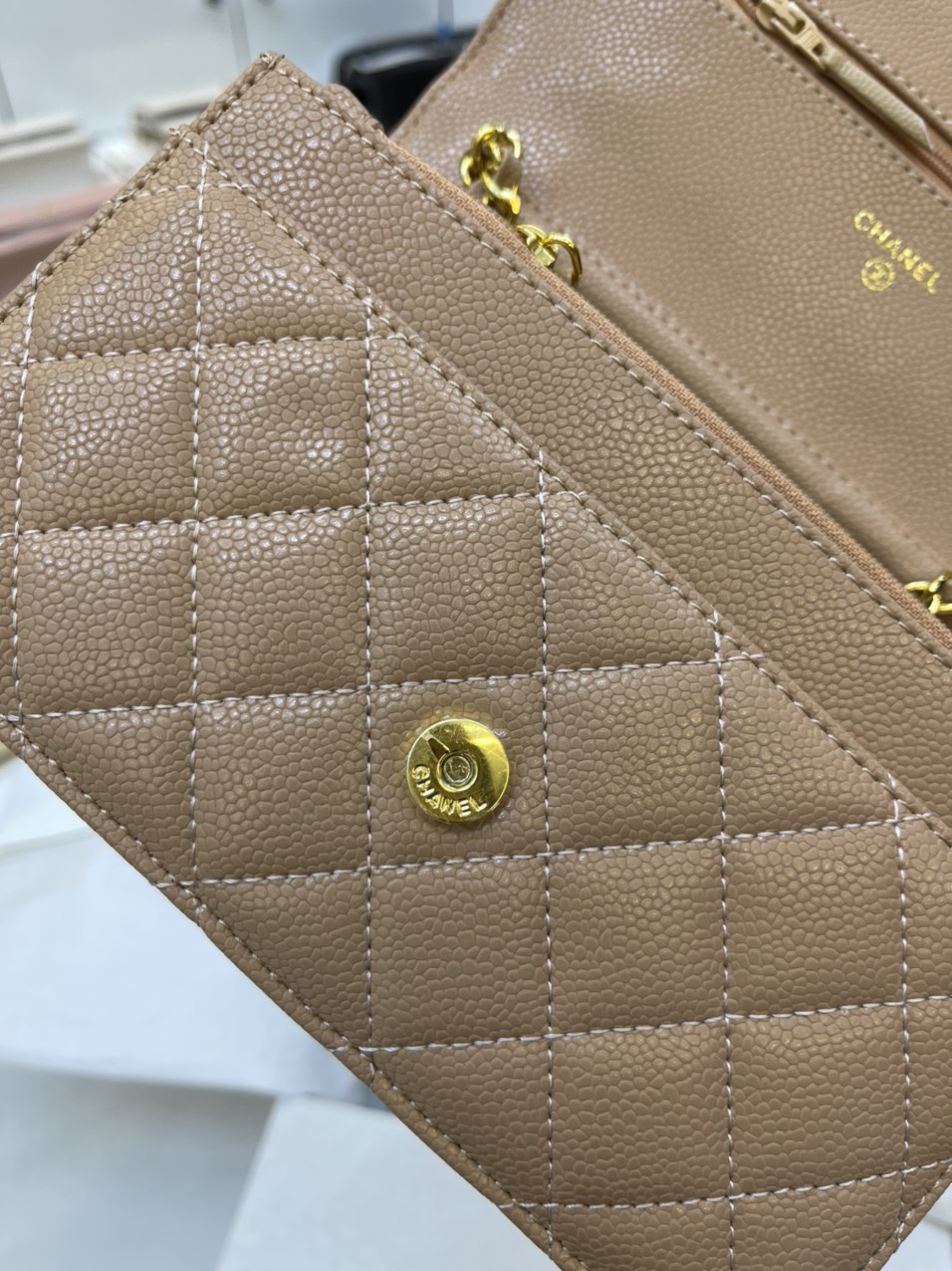 Túi Xách Chanel Super Woc Màu Nâu Khóa Vàng Size 19cm