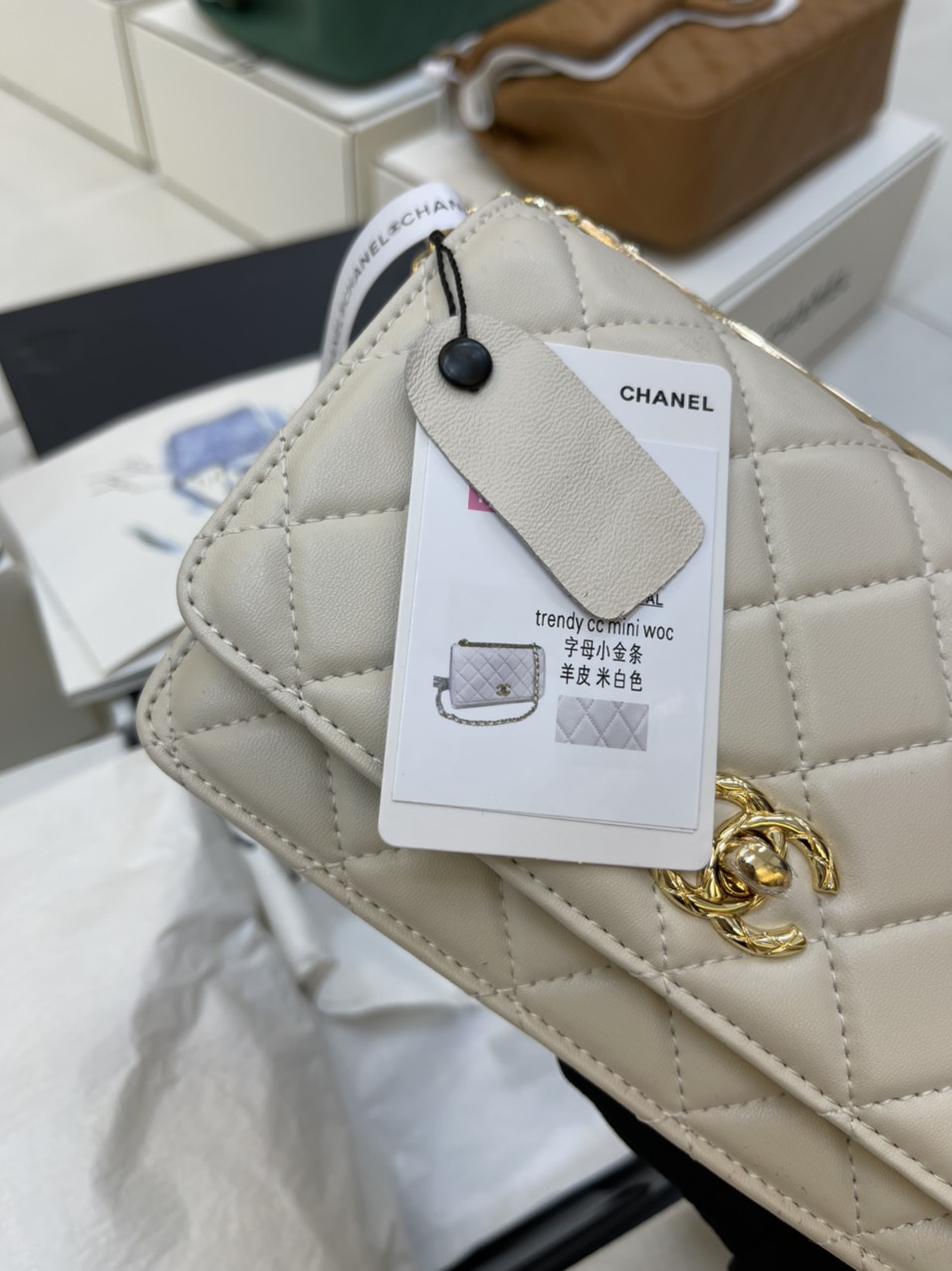 Túi Xách Chanel Super Woc Thẻ Vàng Màu Trắng Khóa Vàng Size 19cm