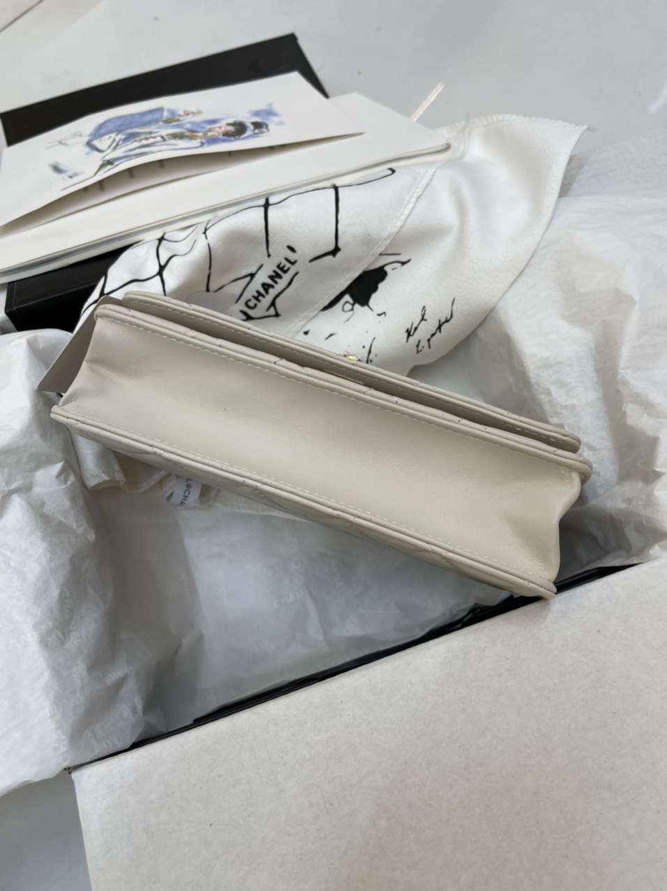 Túi Xách Chanel Super Woc Thẻ Vàng Màu Trắng Khóa Vàng Size 19cm