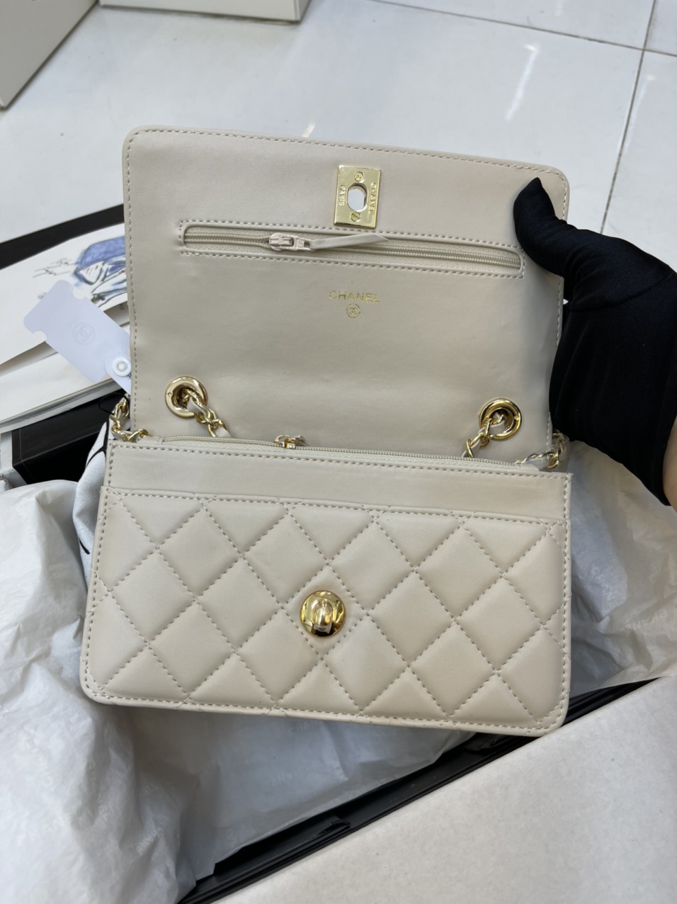 Túi Xách Chanel Super Woc Thẻ Vàng Màu Trắng Khóa Vàng Size 19cm