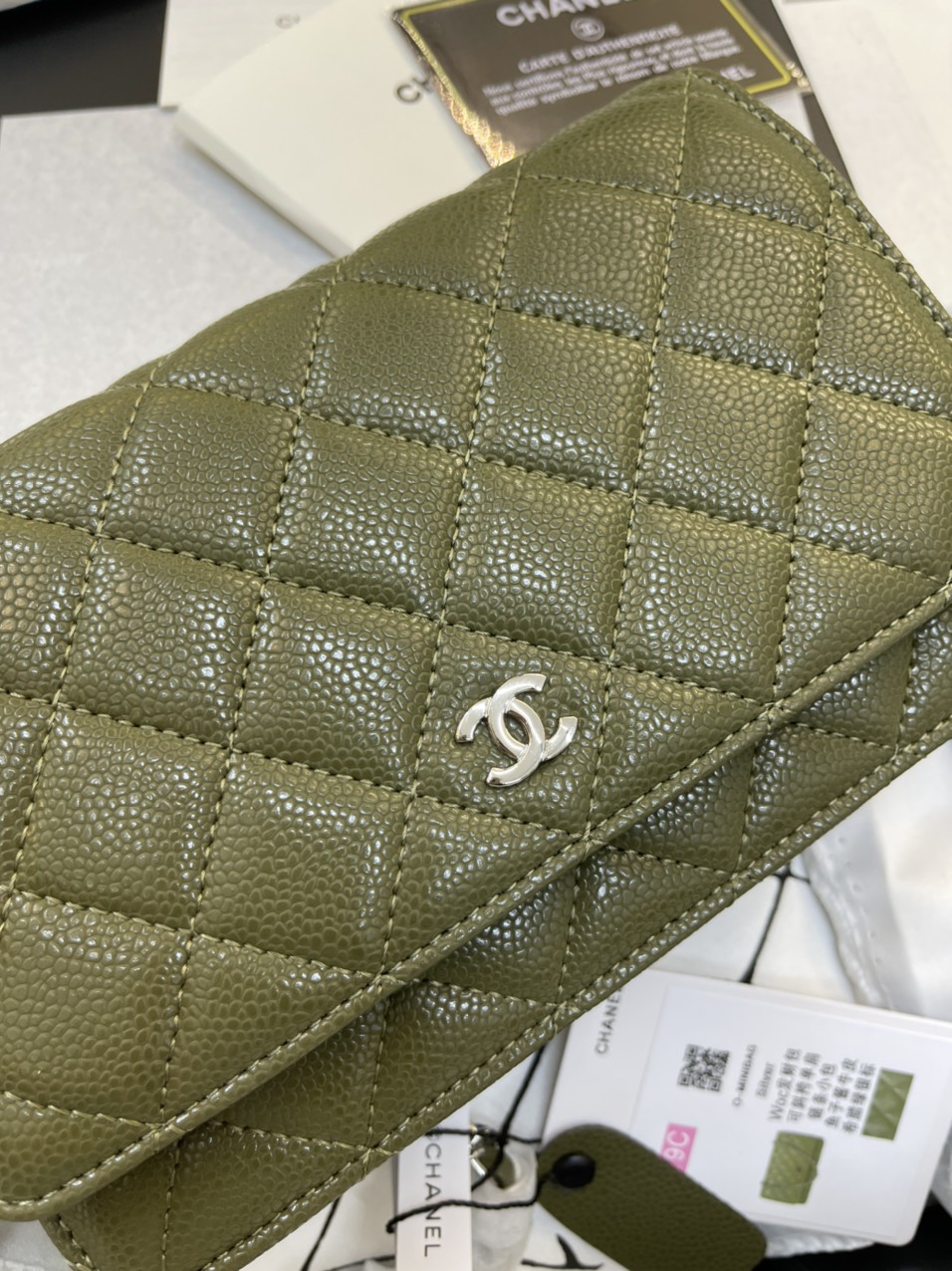 Túi Xách Chanel Super Woc Màu Xanh Lá Khóa Bạc Size 19cm