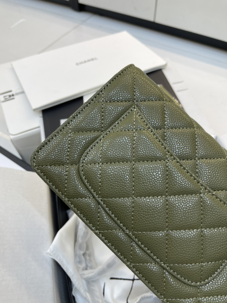Túi Xách Chanel Super Woc Màu Xanh Lá Khóa Bạc Size 19cm