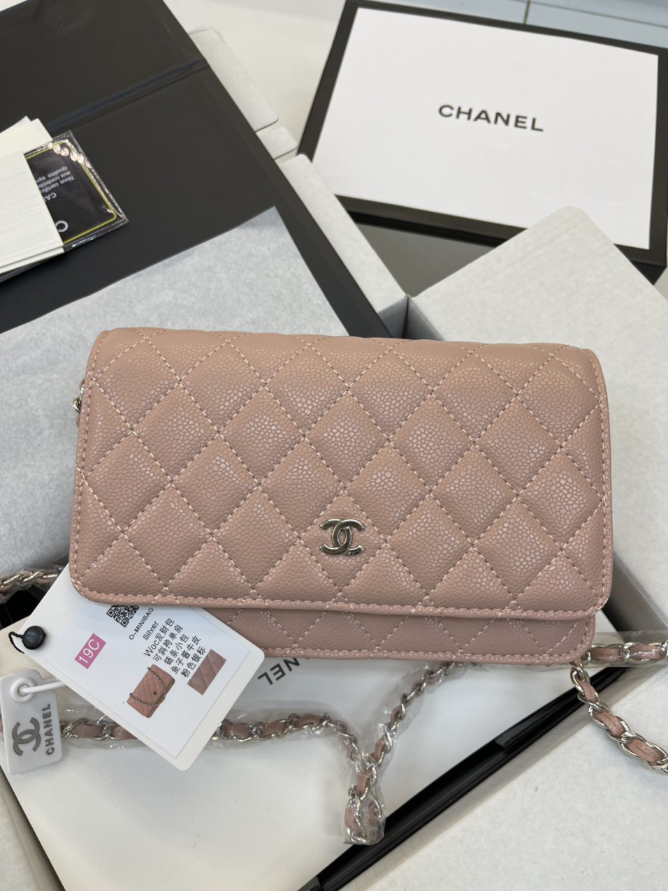 Túi Xách Chanel Super Woc Màu Hồng Khóa Bạc Size 19cm