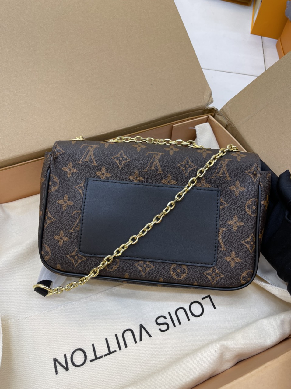 Túi Xách LV Super Marceau Black And Caramel