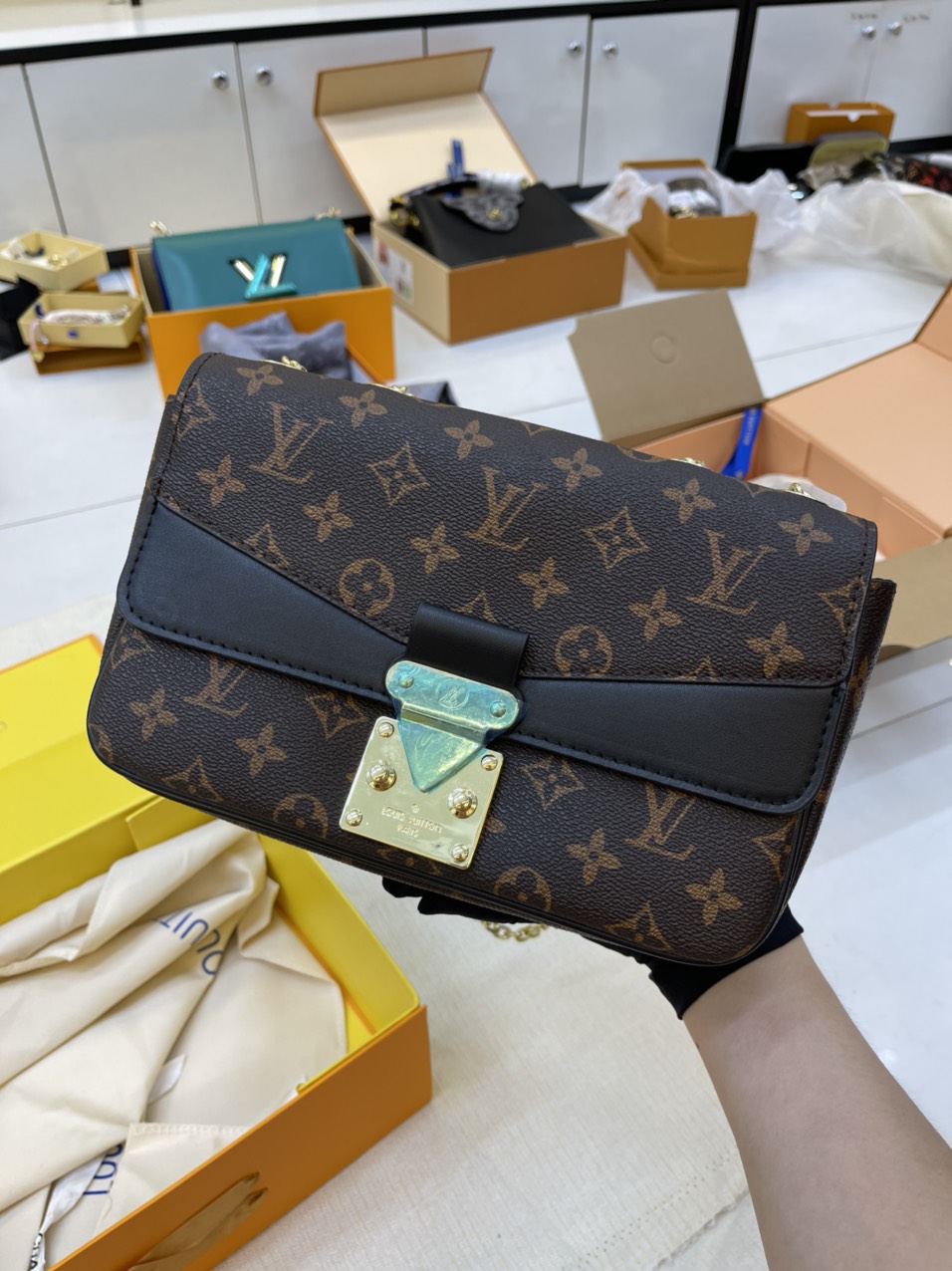 Túi Xách LV Super Marceau Black And Caramel
