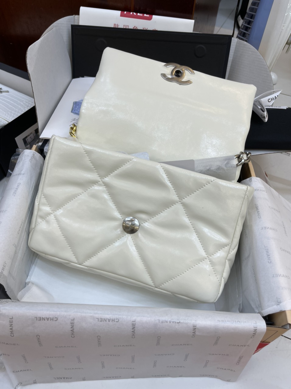Túi Xách Chanel Super19 Large Flap Bag