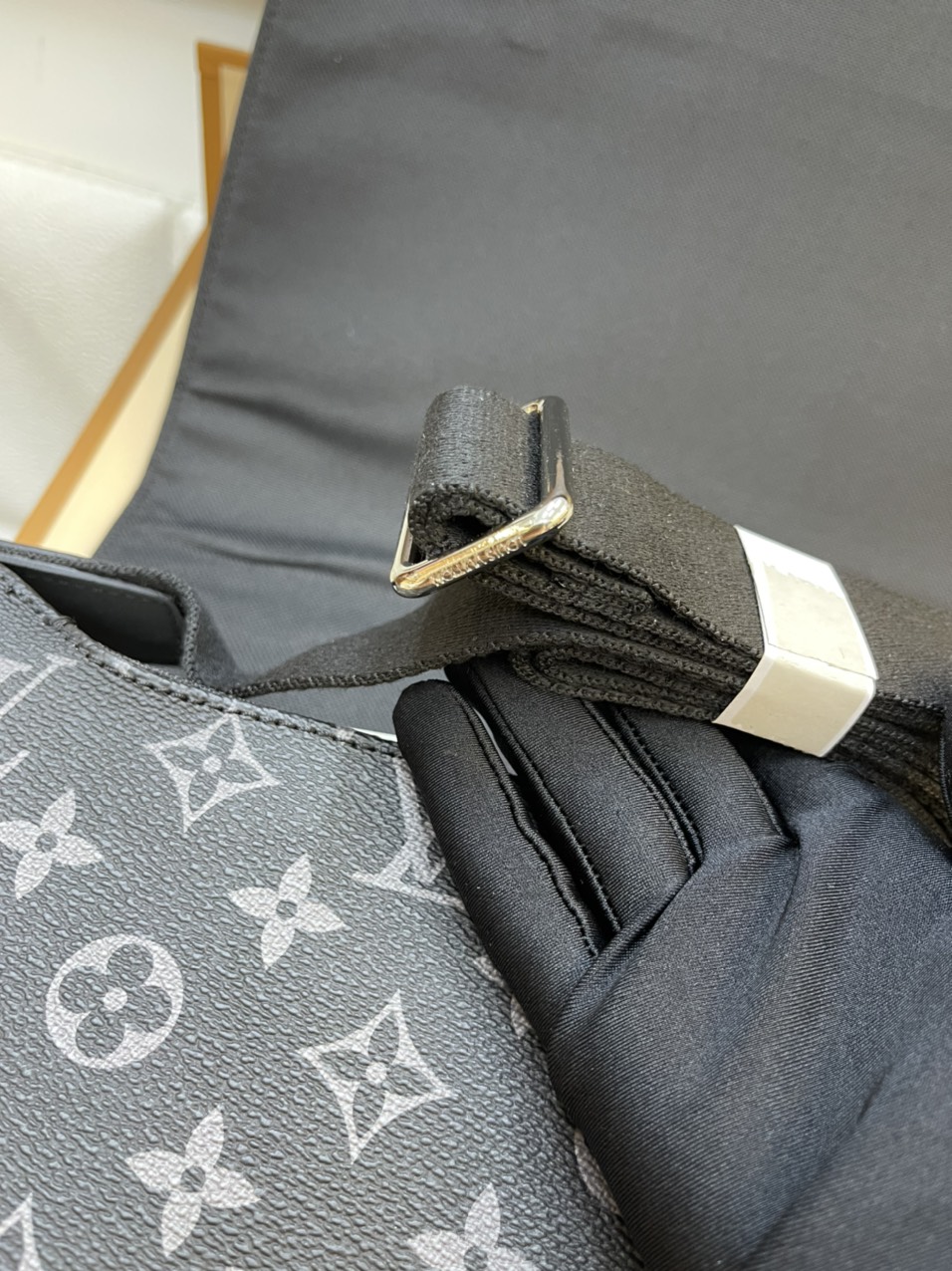Túi Xách LV Super District Monogram Size 31cm