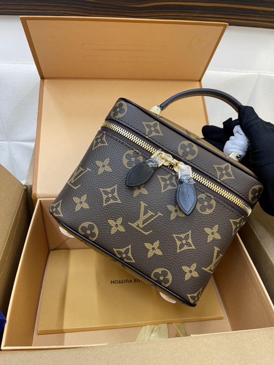 Túi Xách LV Vanity Super Monogram Size 18cm M44727