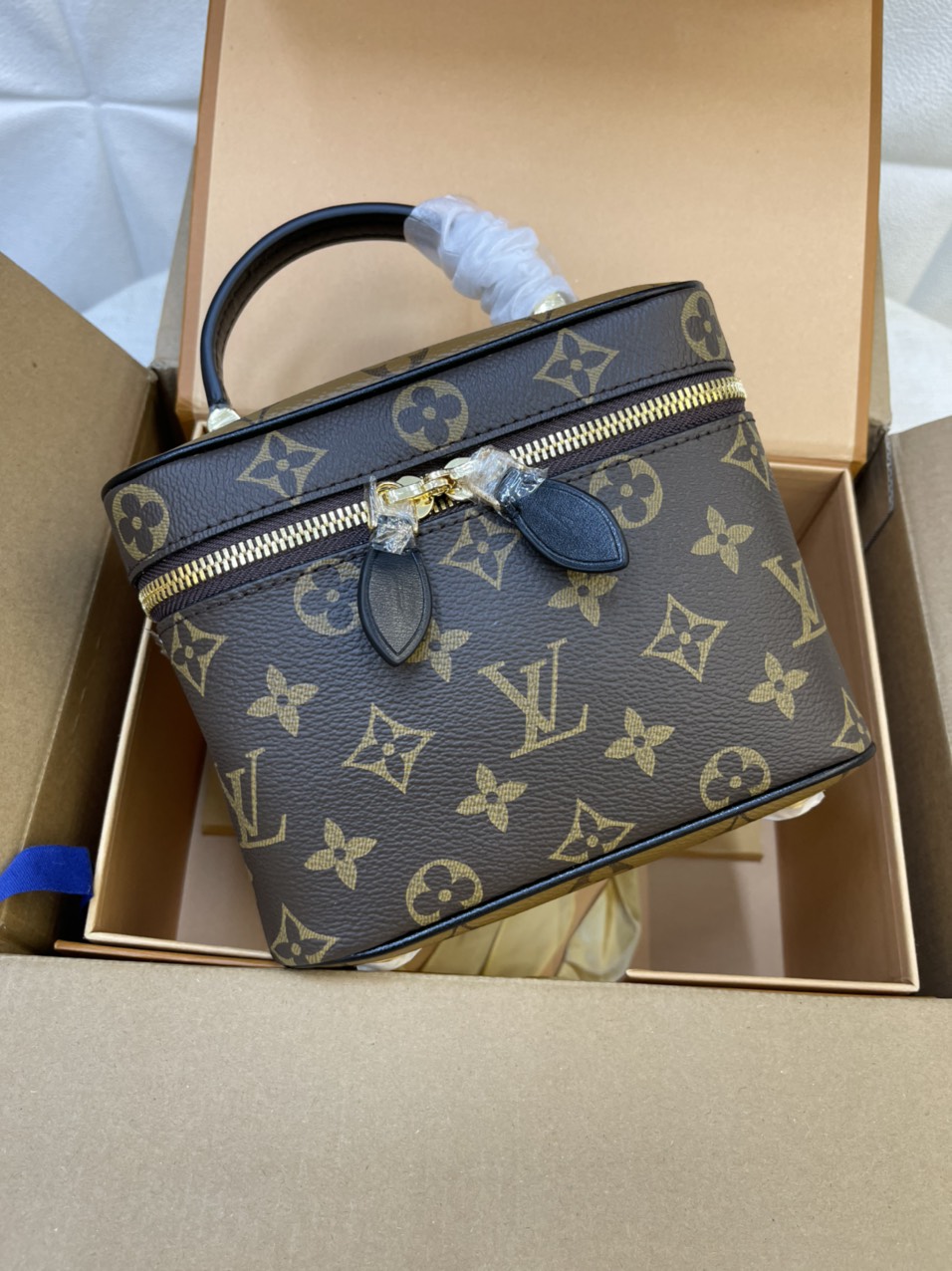 Túi Xách LV Vanity Super Monogram Size 18cm M44727