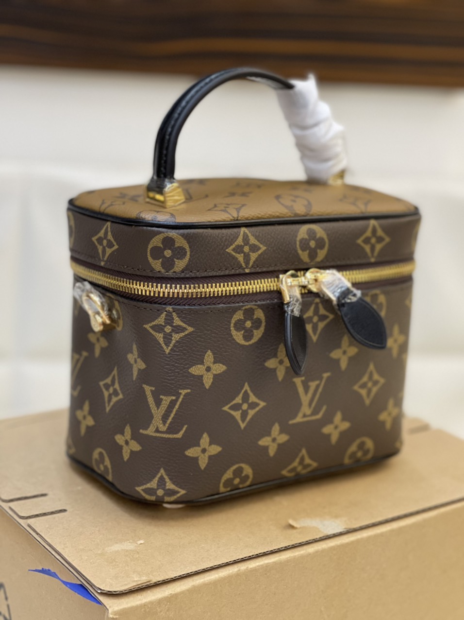 Túi Xách LV Vanity Super Monogram Size 18cm M44727