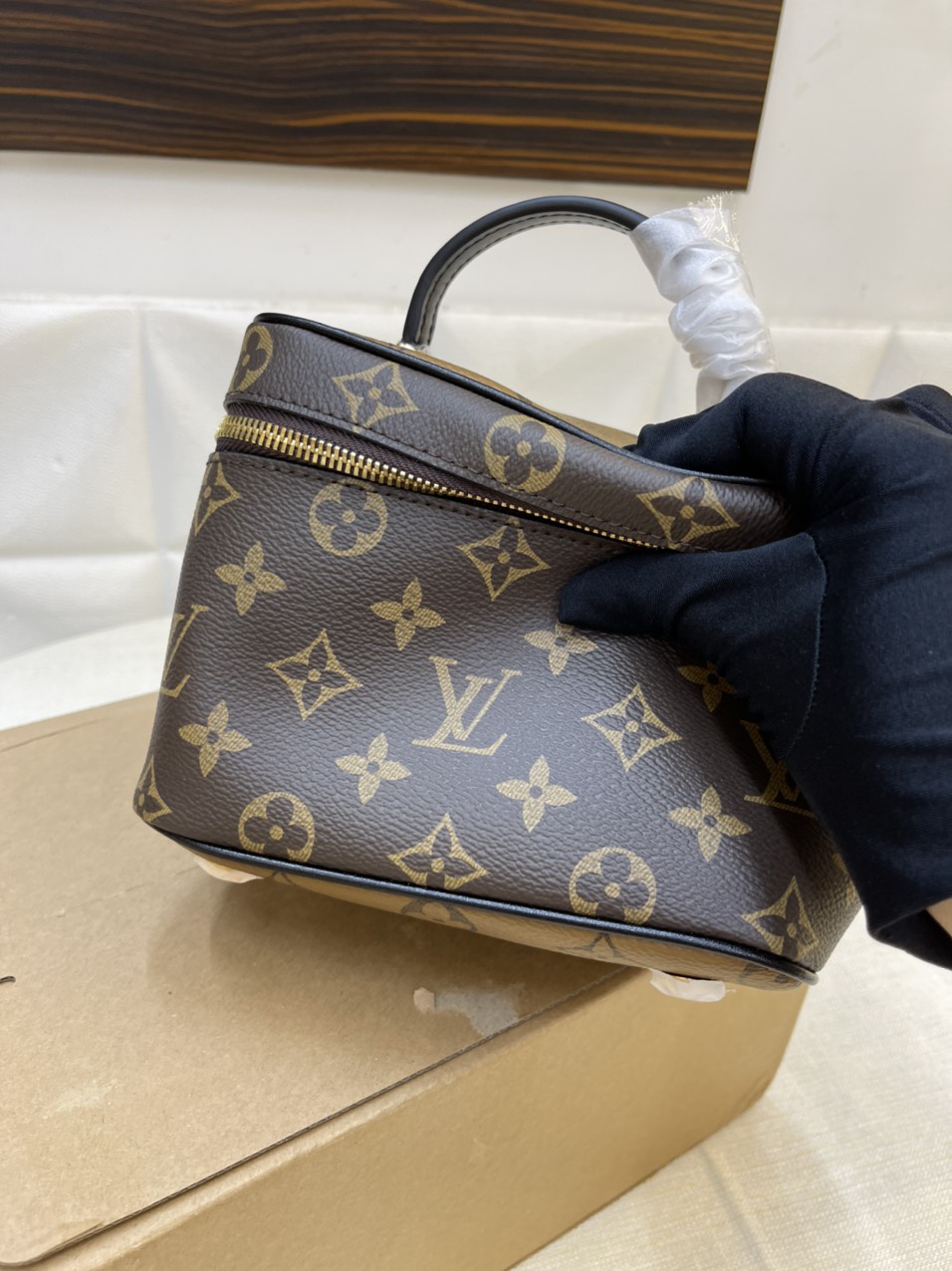 Túi Xách LV Vanity Super Monogram Size 18cm M44727