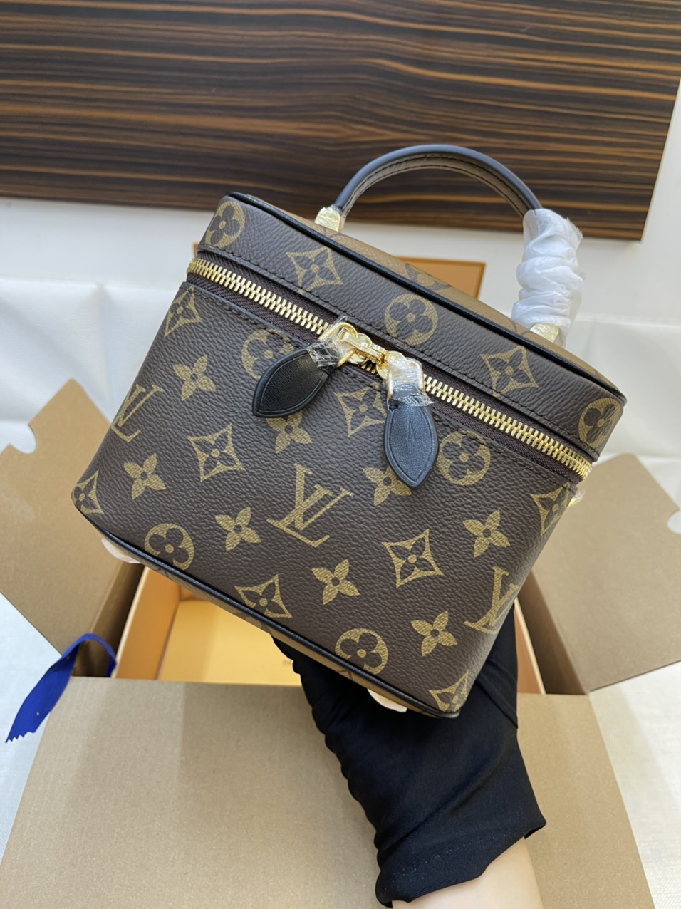 Túi Xách LV Vanity Super Monogram Size 18cm M44727