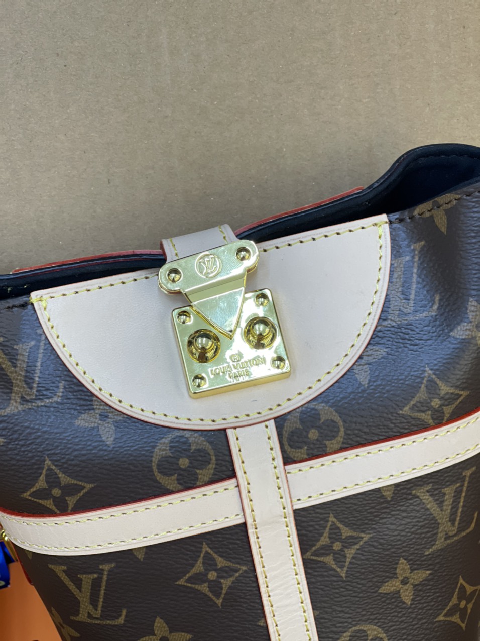 Túi xách LV Super Duffle Size 20 cm