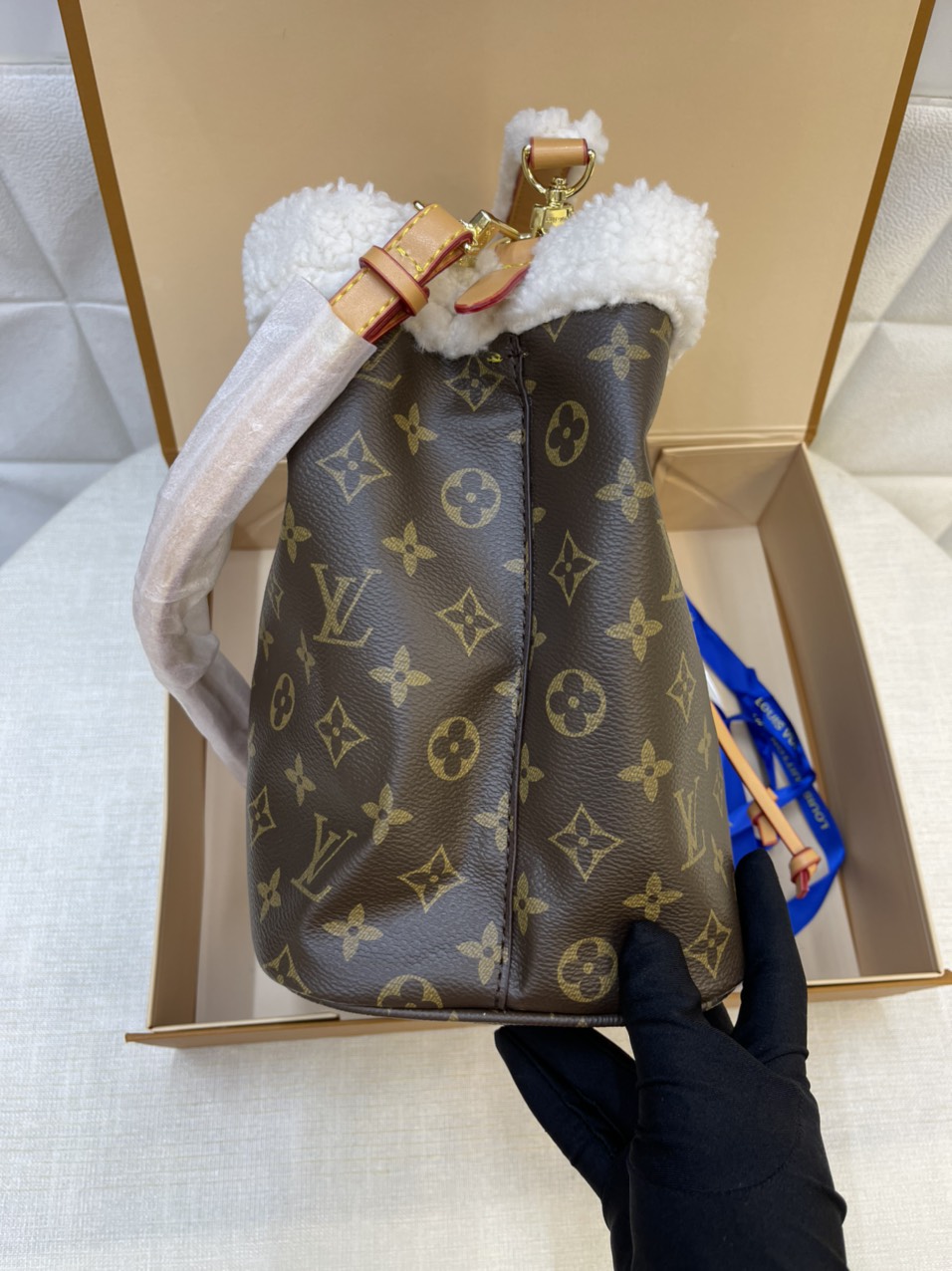 Túi Xách LV Super BB Neoneo Size 25 cm