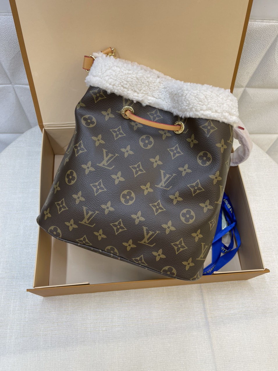 Túi Xách LV Super BB Neoneo Size 25 cm