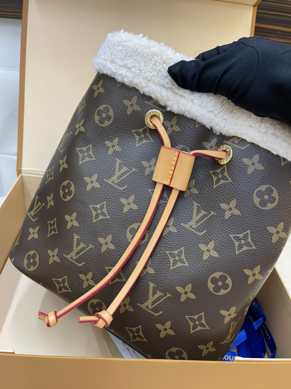Túi Xách LV Super BB Neoneo Size 25 cm