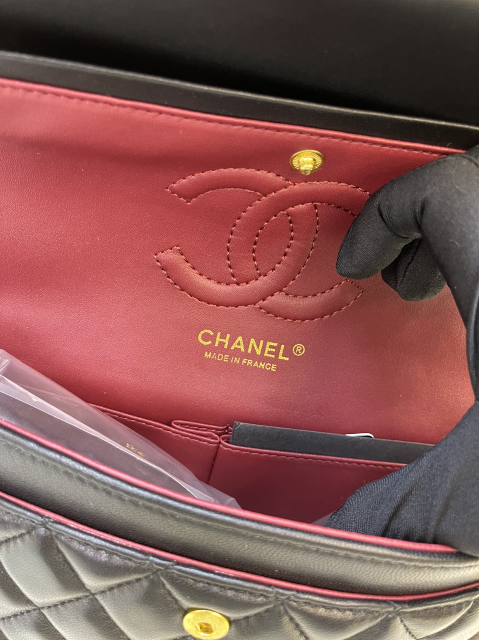 Túi Xách Chanel Classic Super Da Lì Khóa Vàng Màu Đen 26cm