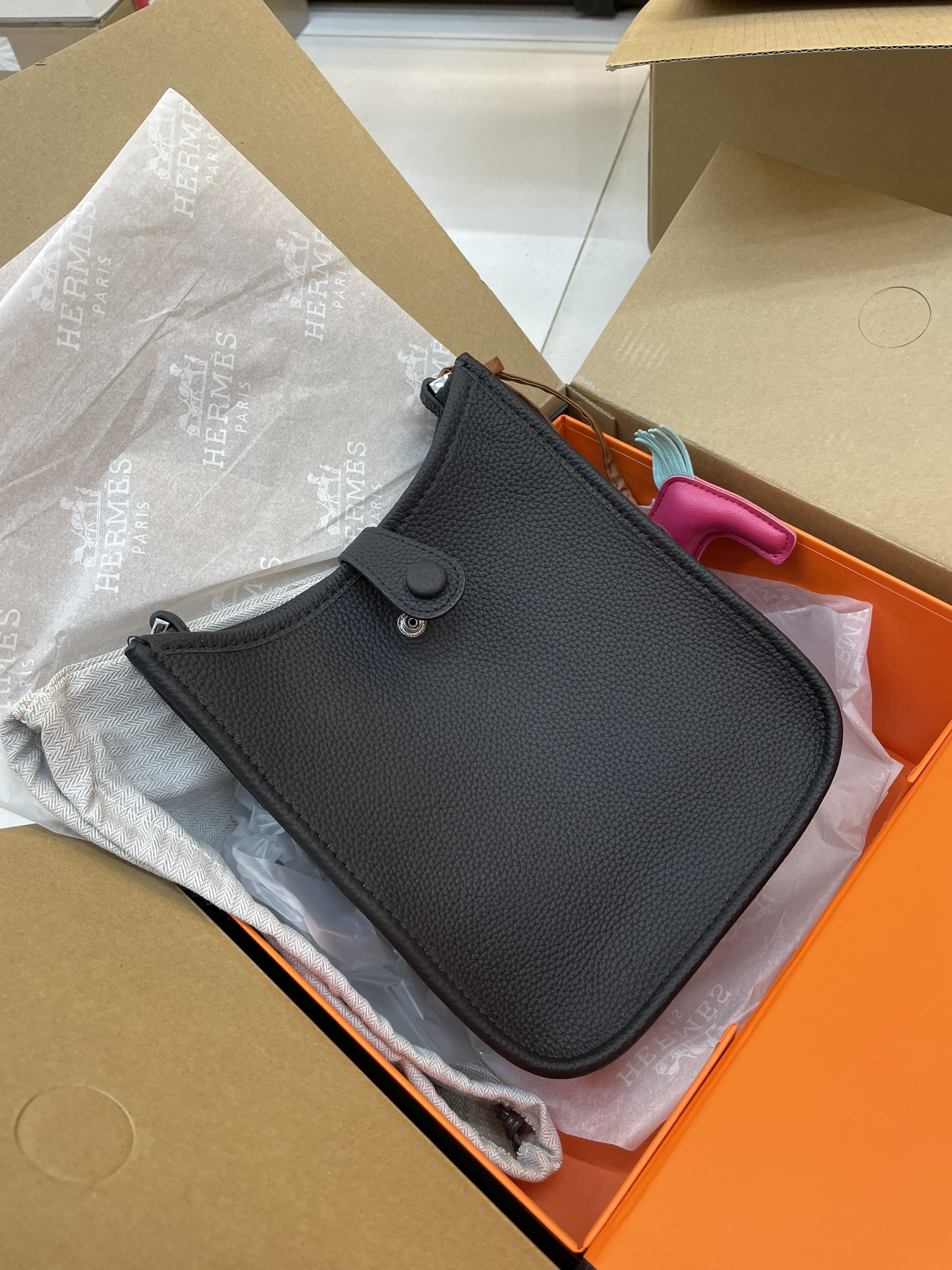 Túi xách Hermes Super Mini Evelyn Full Box Màu Đen