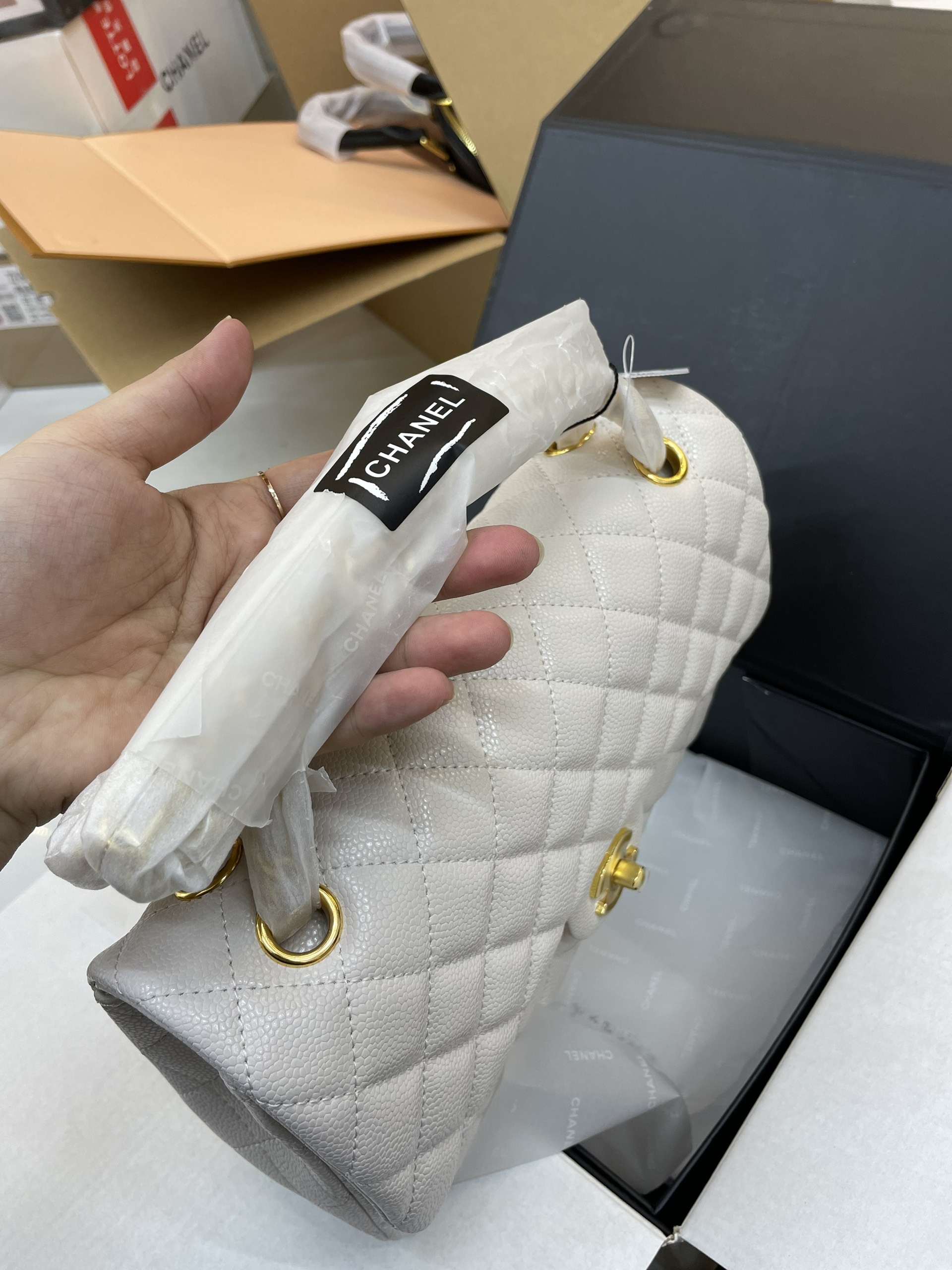 Túi Xách CHANEL Super Classic Single Flap Black Caviar Màu Trắng Size 26cm