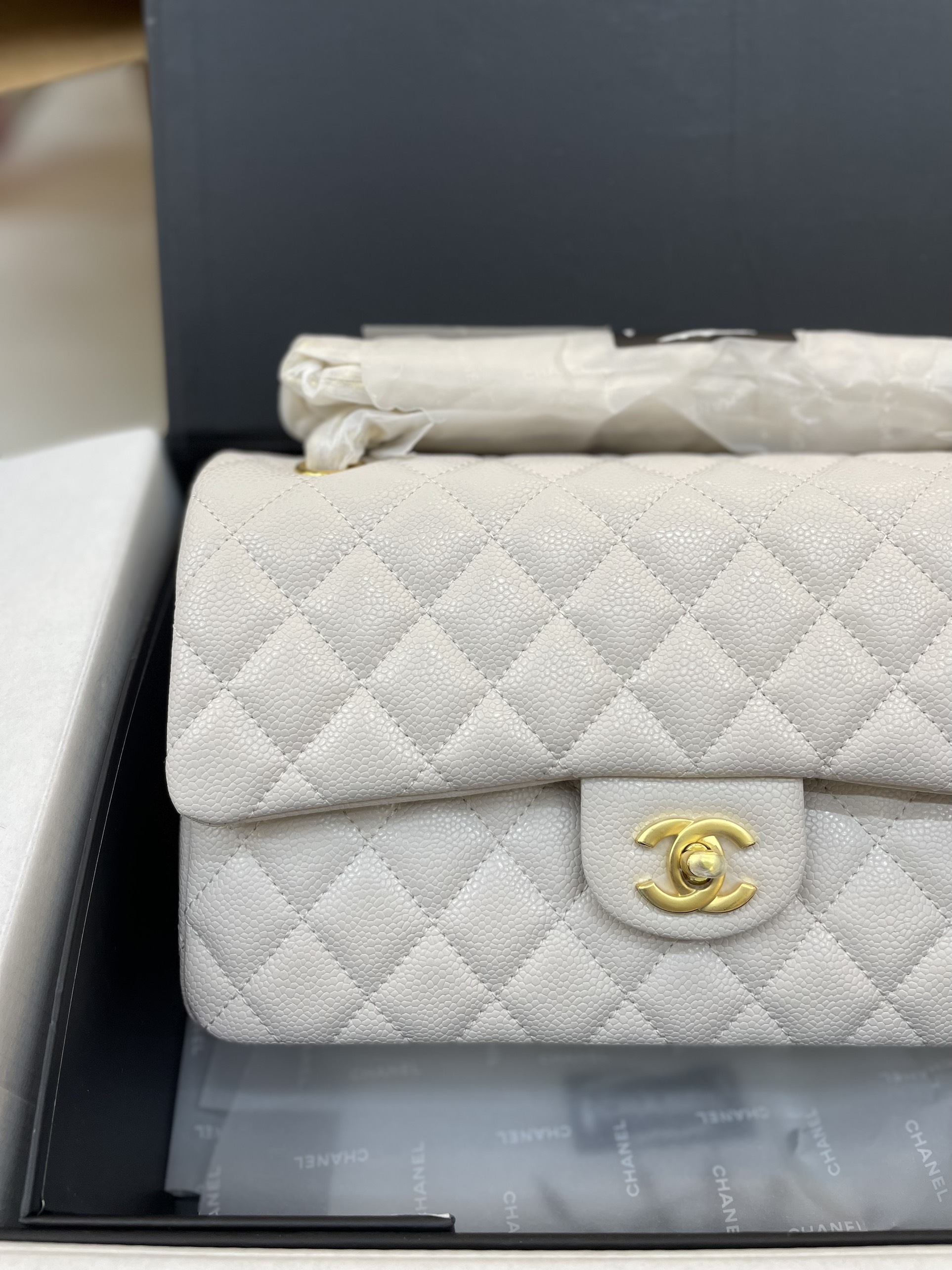 Túi Xách CHANEL Super Classic Single Flap Black Caviar Màu Trắng Size 26cm
