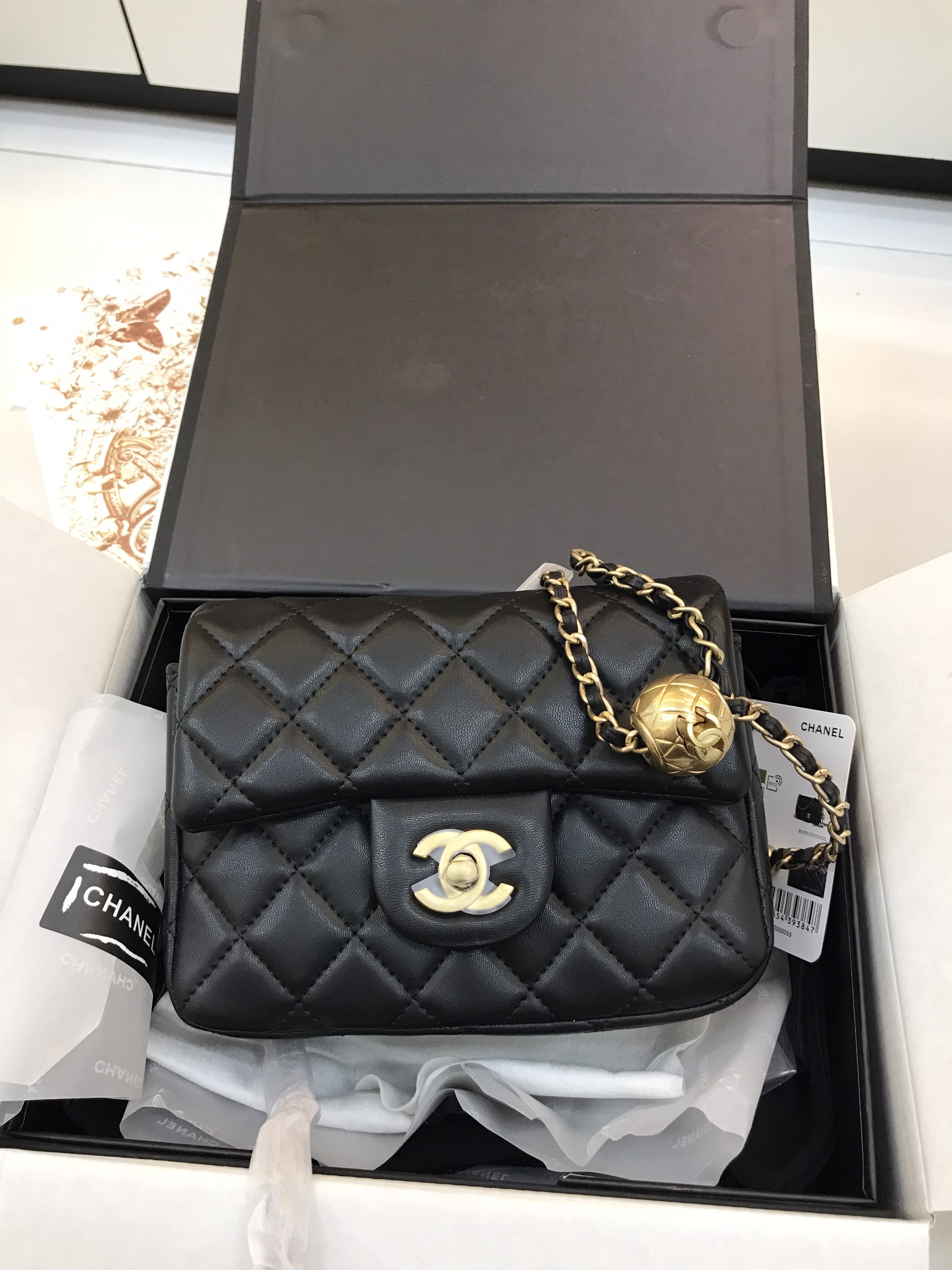 Túi Xách Chanel Classic Super MINI CHARM Black Round Ball Size 18cm