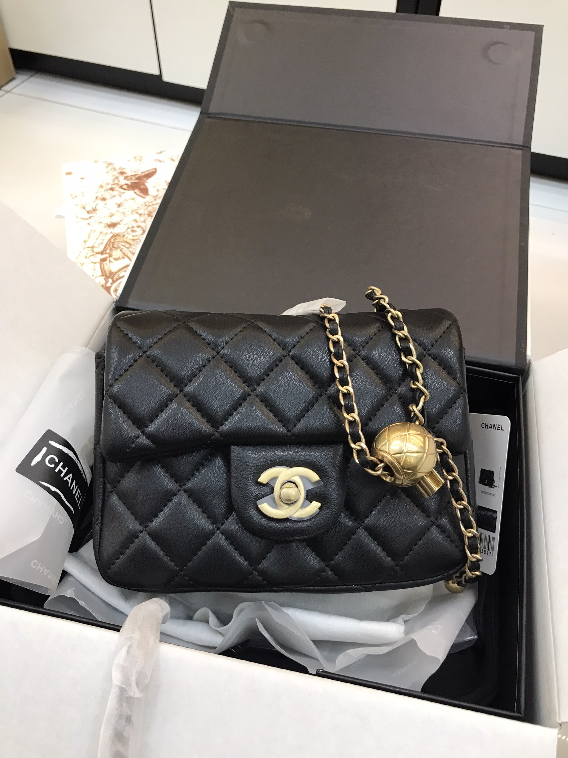 Túi Xách Chanel Classic Super MINI CHARM Black Round Ball Size 18cm