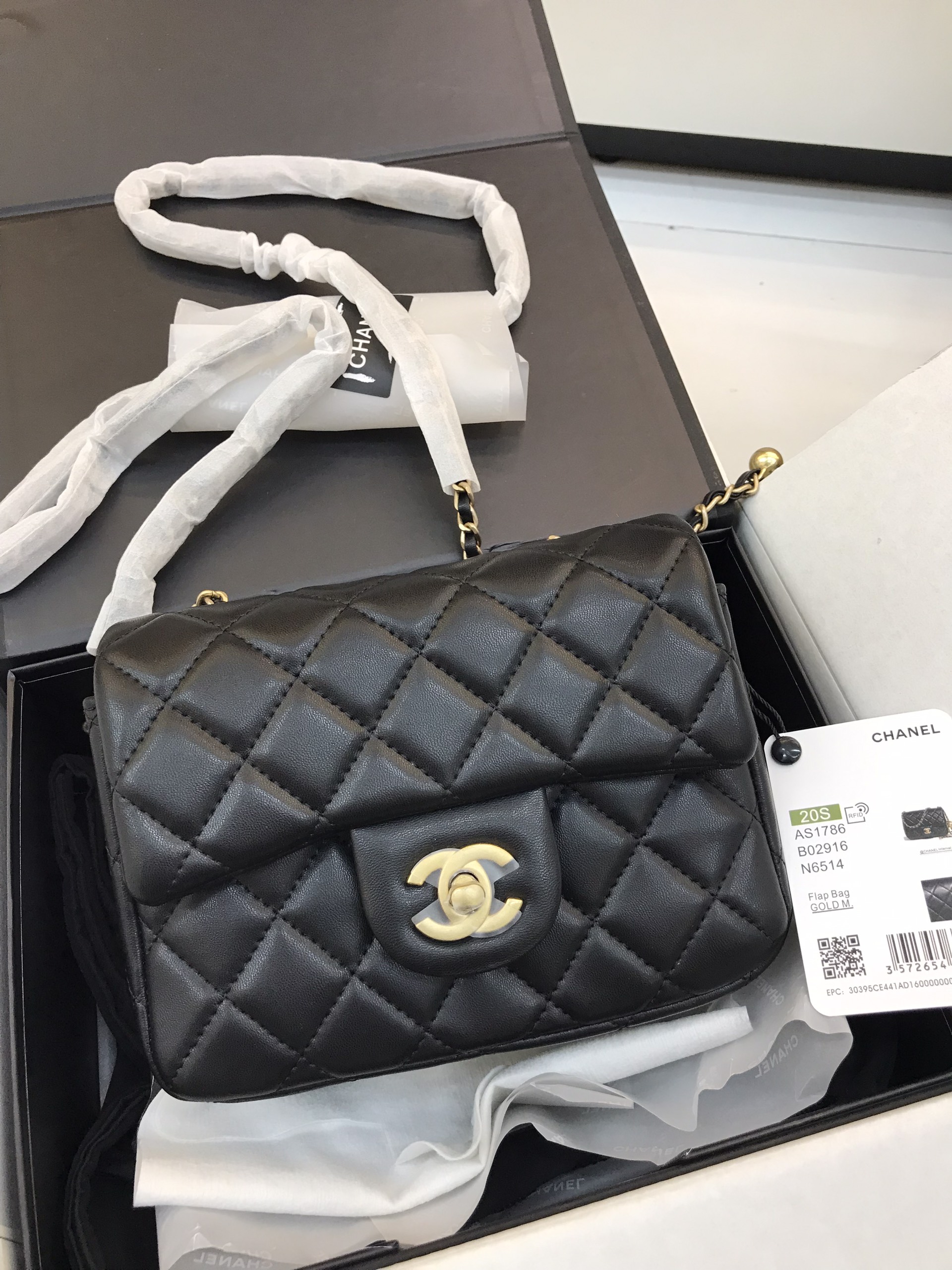 Túi Xách Chanel Classic Super MINI CHARM Black Round Ball Size 18cm