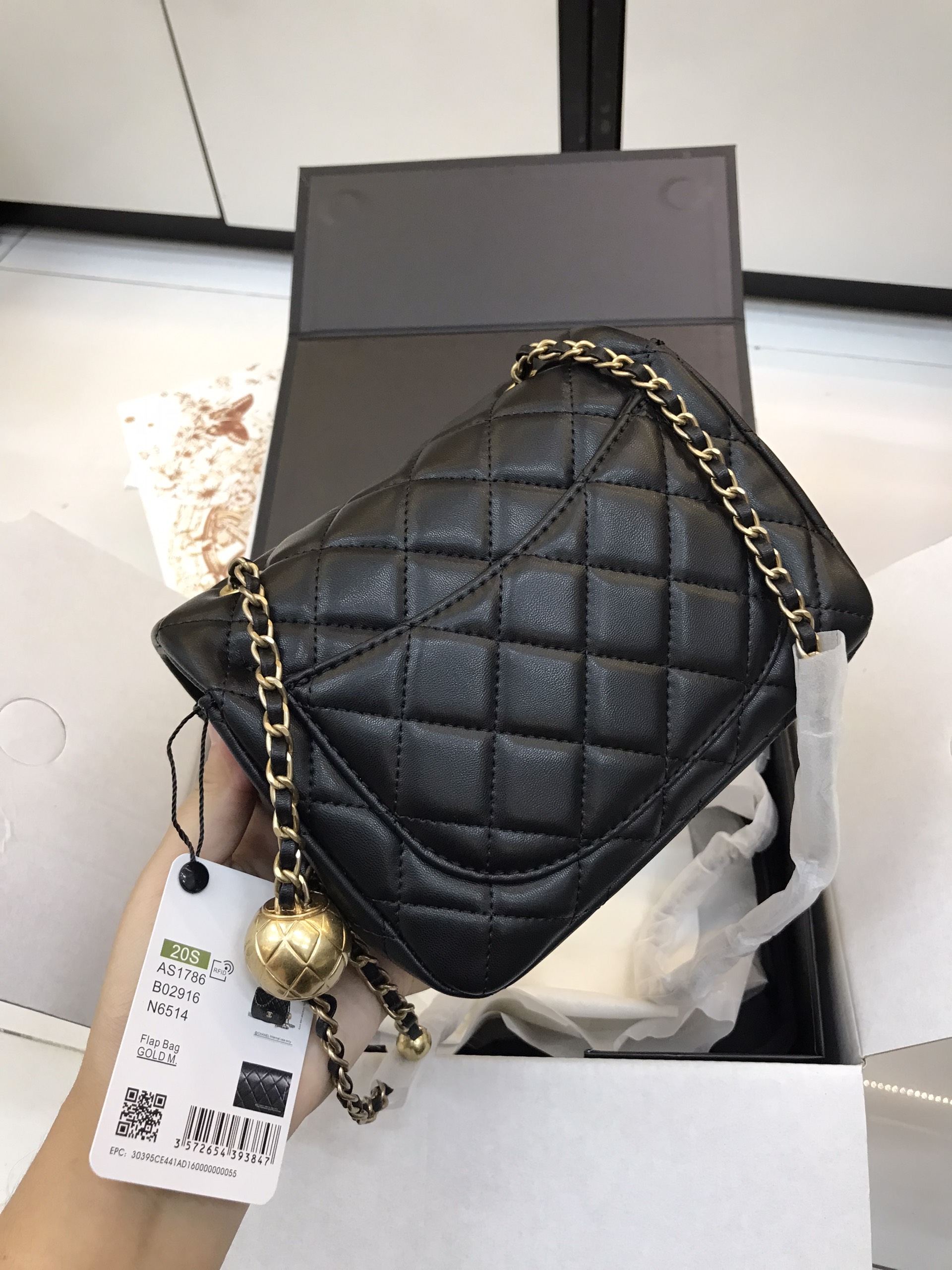 Túi Xách Chanel Classic Super MINI CHARM Black Round Ball Size 18cm