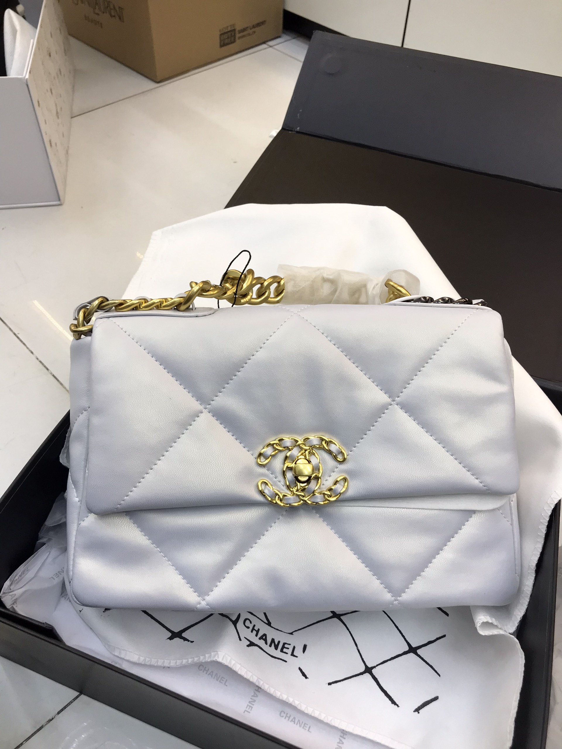Túi Xách Chanel 19 Super Small Flap Bag In Light White Size 26cm