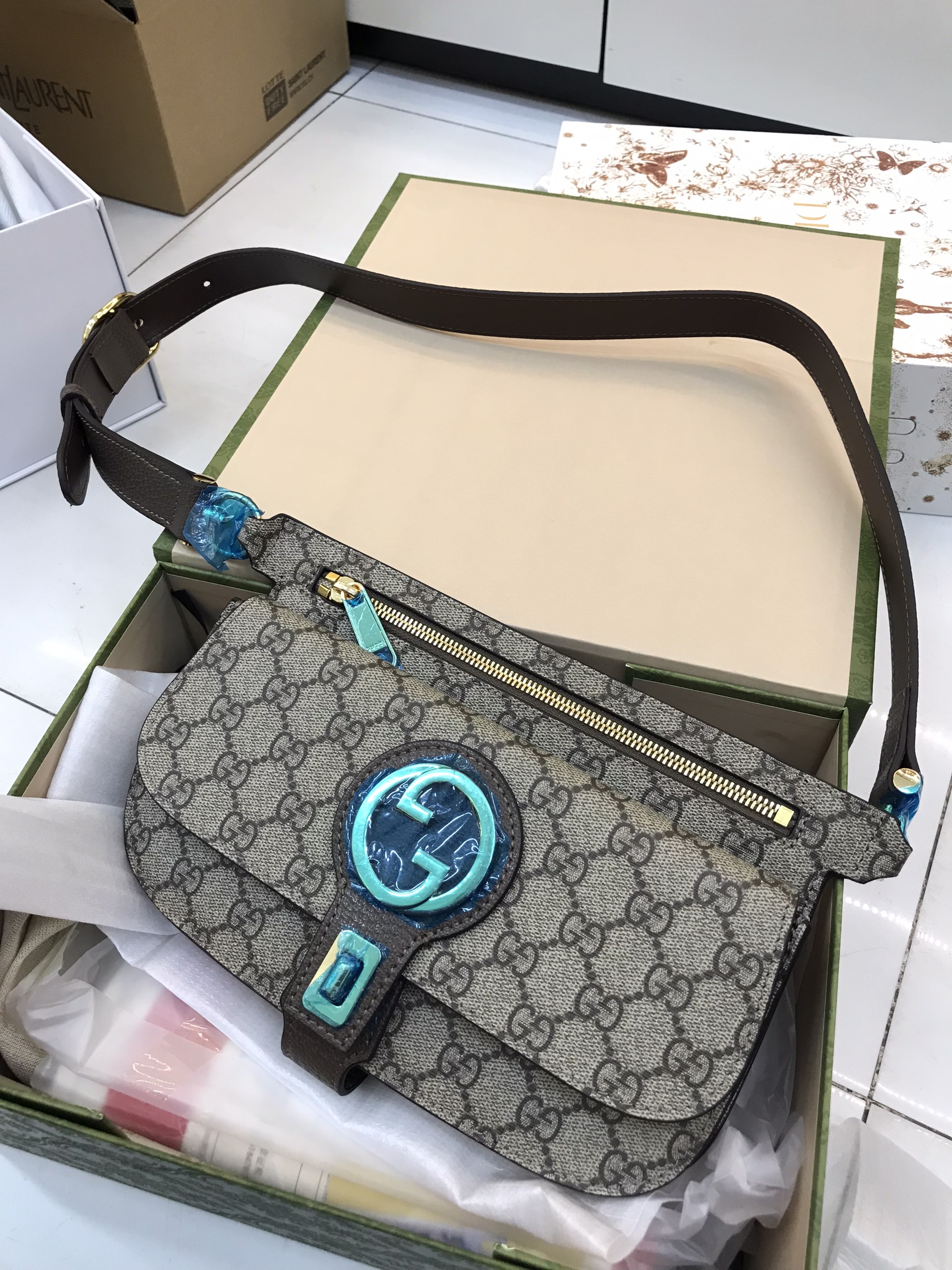 Túi xách Gucci super Blondie belt bag